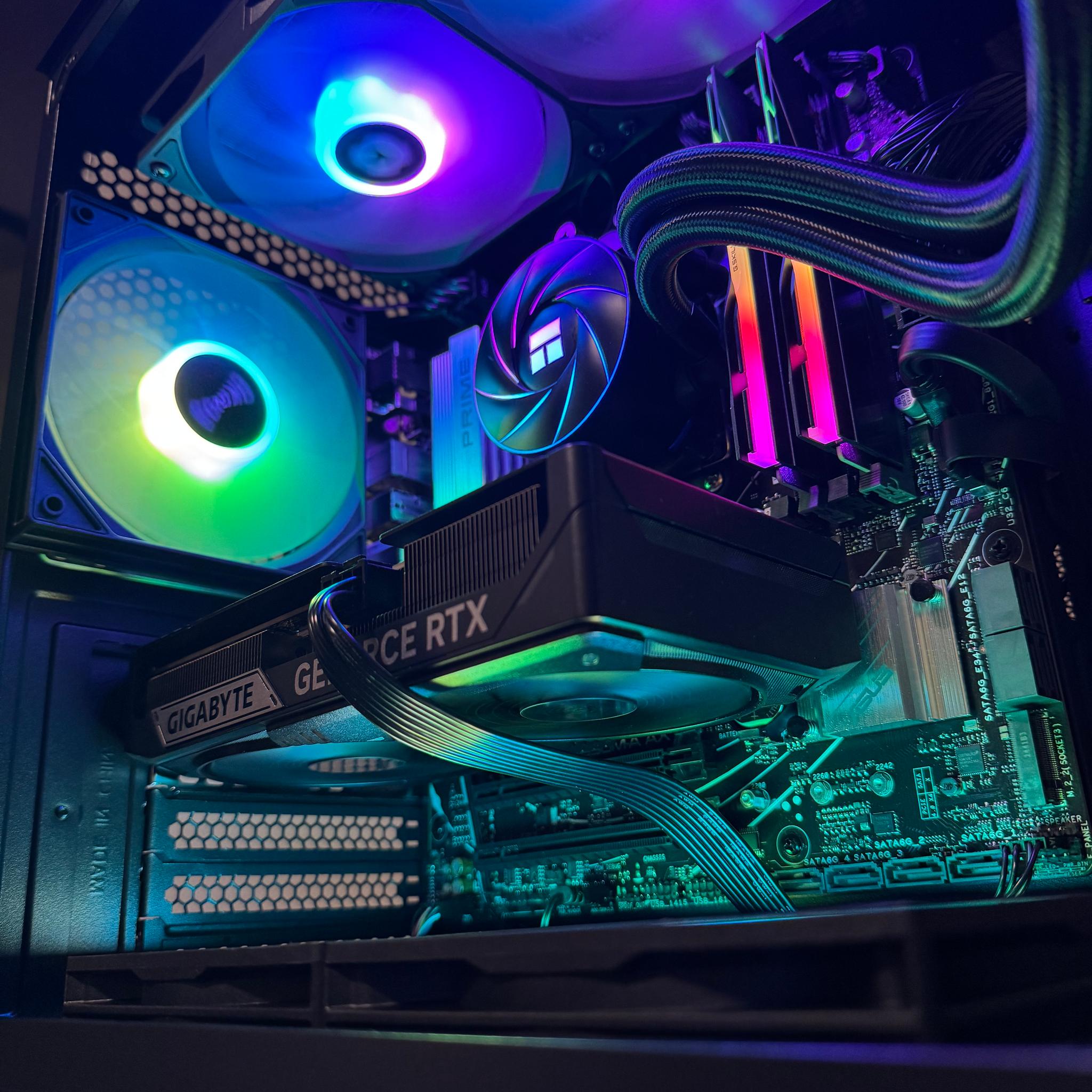 Ryzen 7 9700X / RTX 5060 Ti 16GB Gaming PC