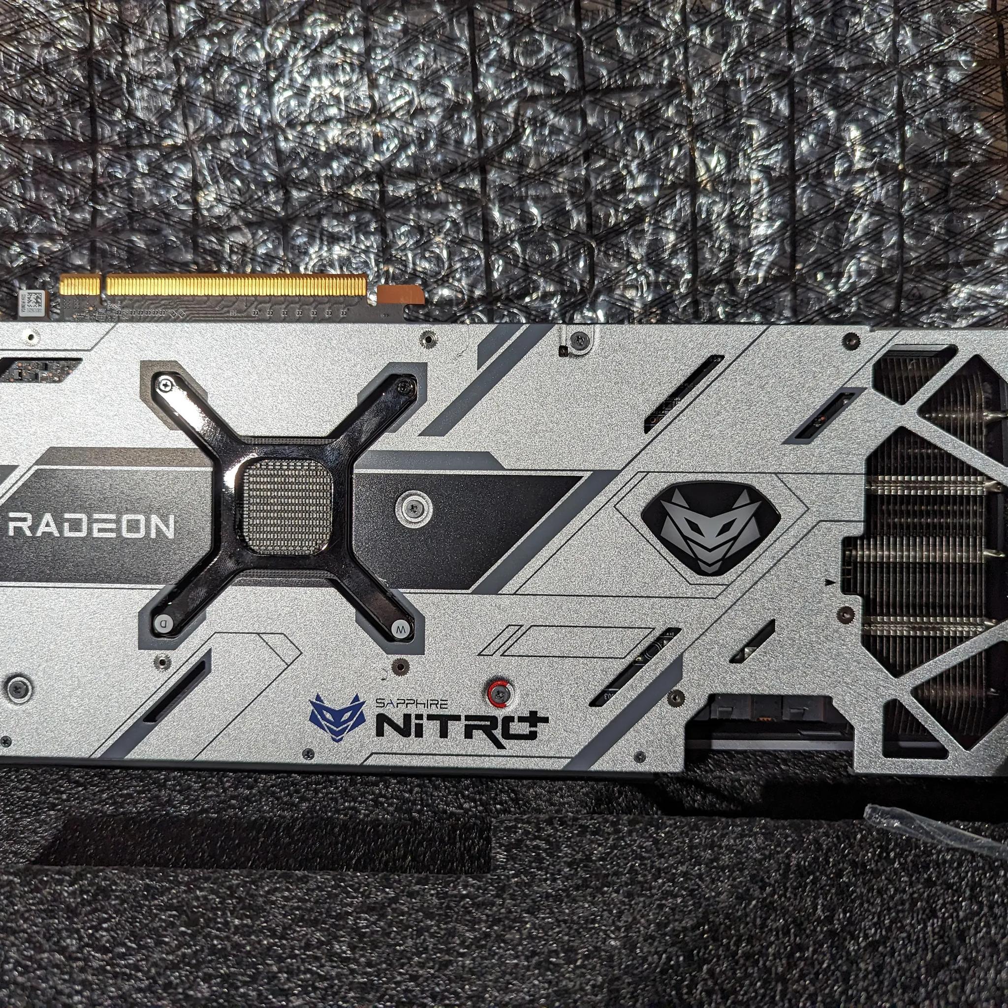 Sapphire RX6800 Nitro+ 16G GPU - LIKE NEW, ORIGINAL BOX