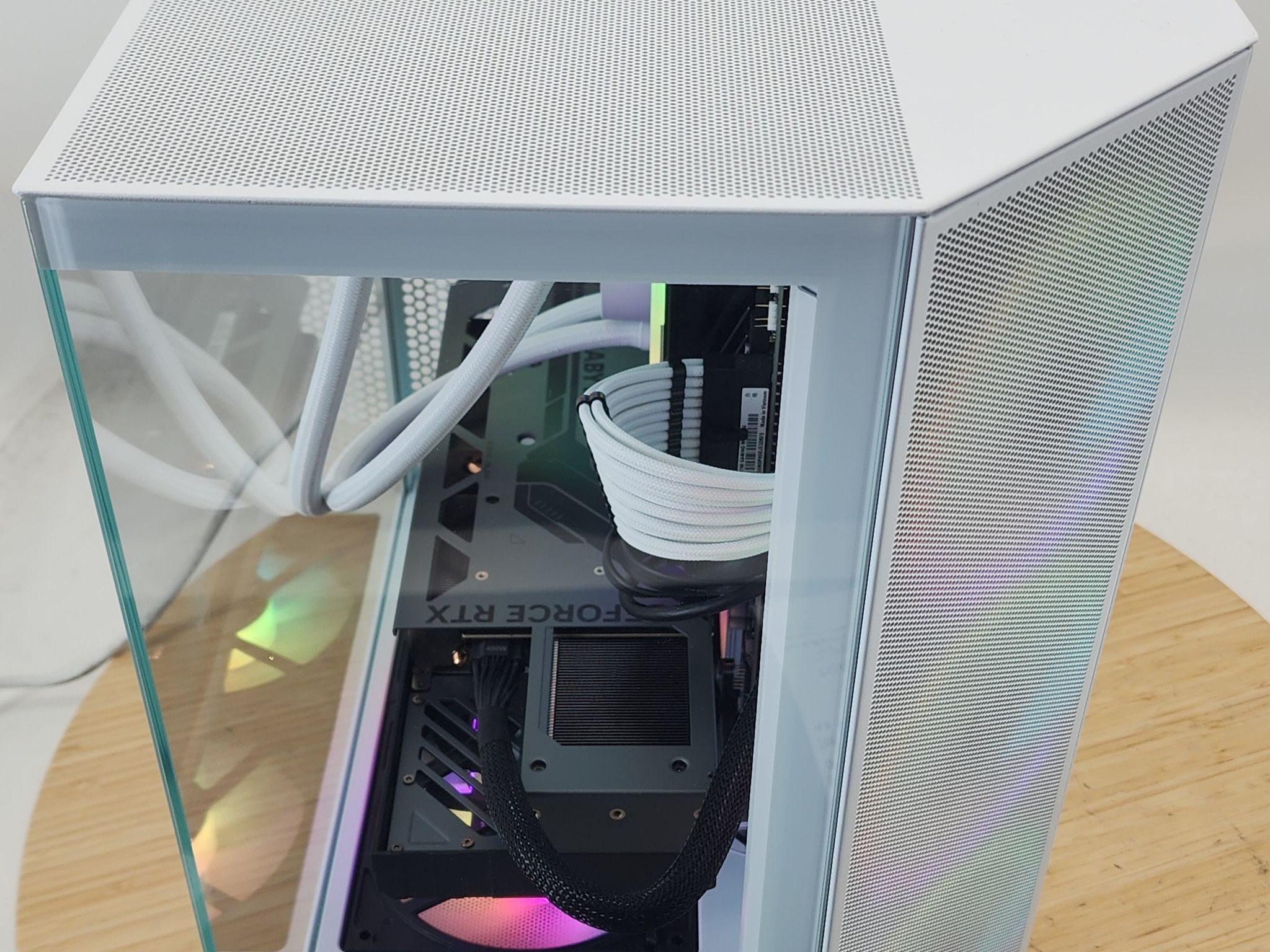 Gaming PC i7-14700KF 32GB RAM 2TB SSD RTX 4070 Ti SUPER 16GB Win11 Computer