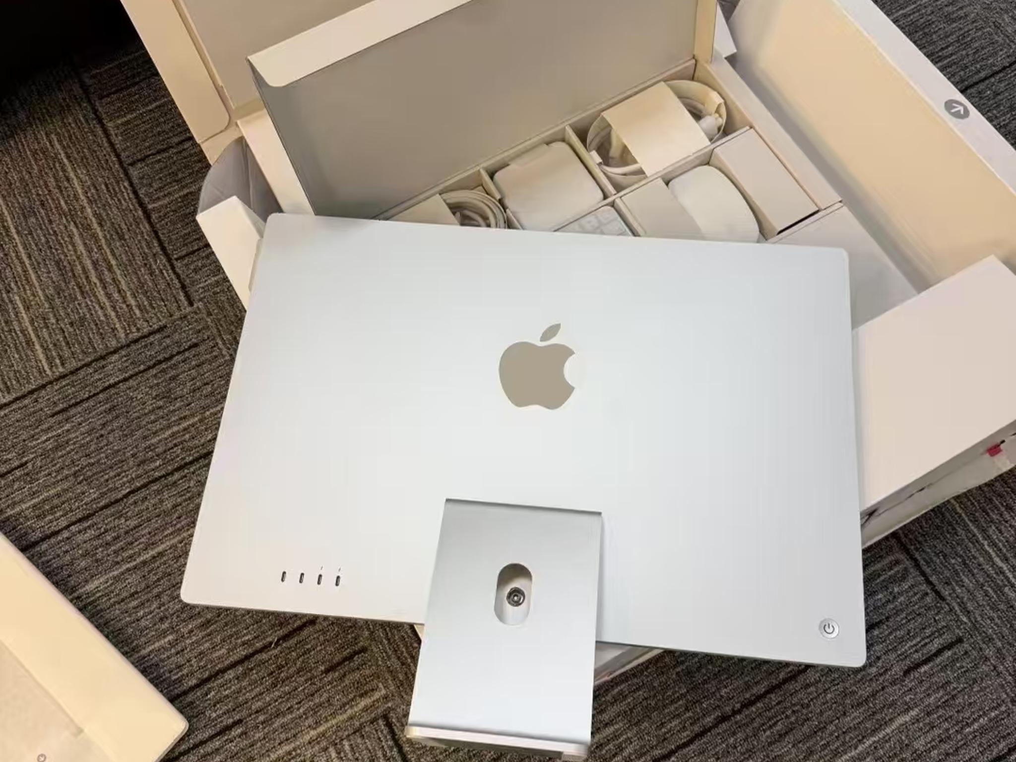 Apple iMac 24-inch M4 16GB 256GB SSD Silver with Magic Keyboard and Trackpad