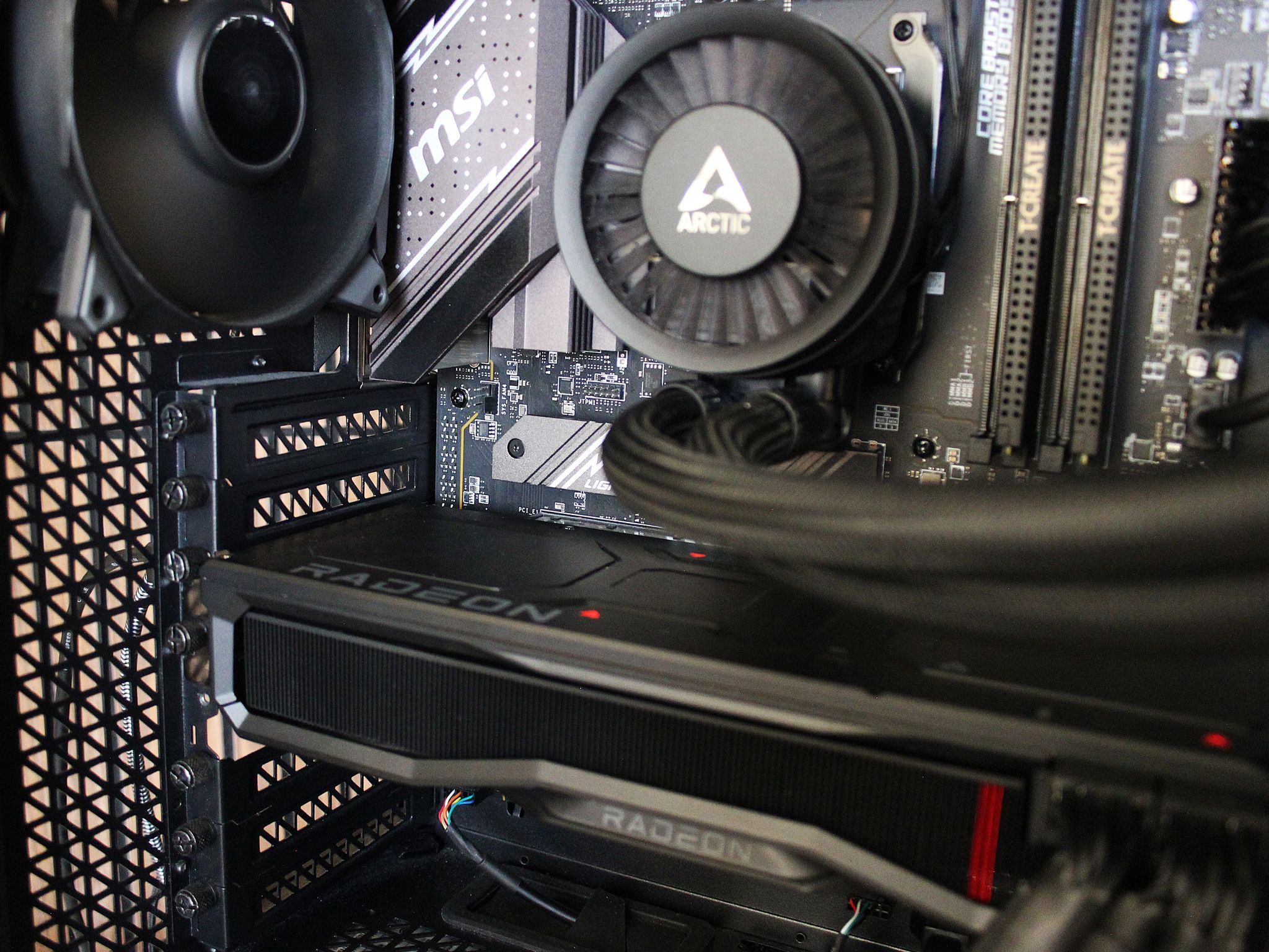 Stealth Machine V2 | 7800X3D | 7900XT 20GB | 32GB DDR5 | Arctic Cooling| 850W | WIN11 | AM5
