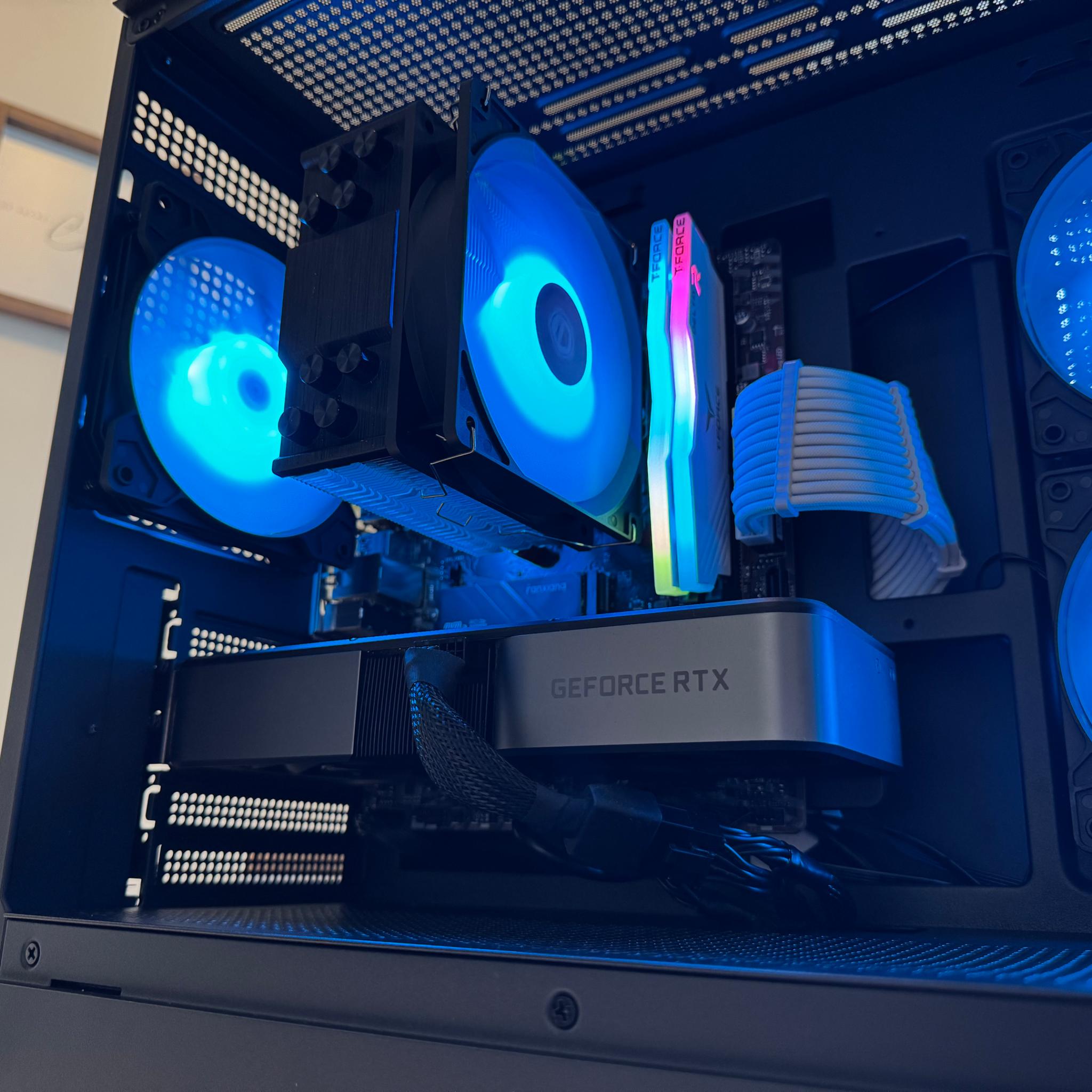 (New) Gaming PC (RTX 3070 + Ryzen 7 5700x)