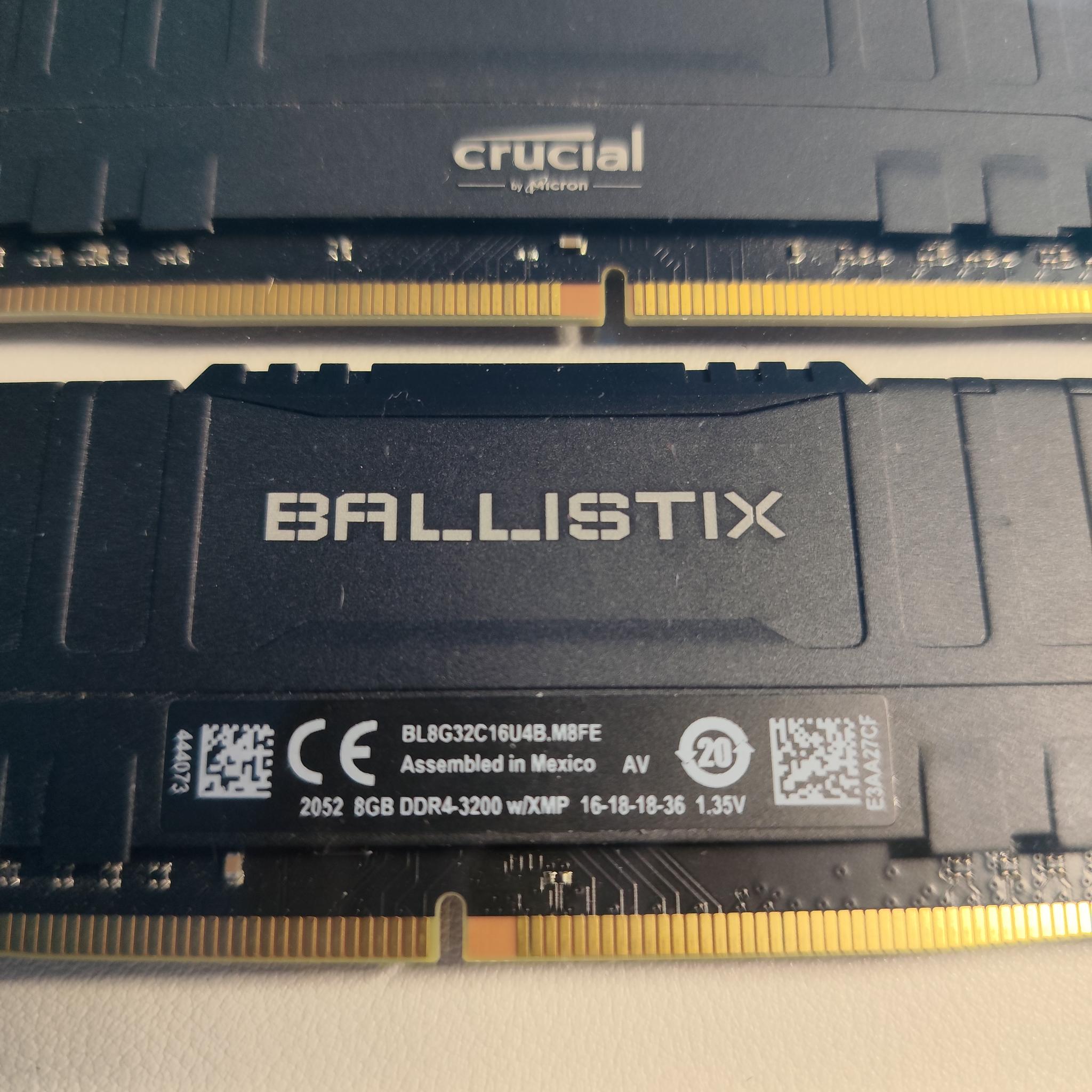 Crucial Ballistix 16GB (2x8GB) RAM DDR4