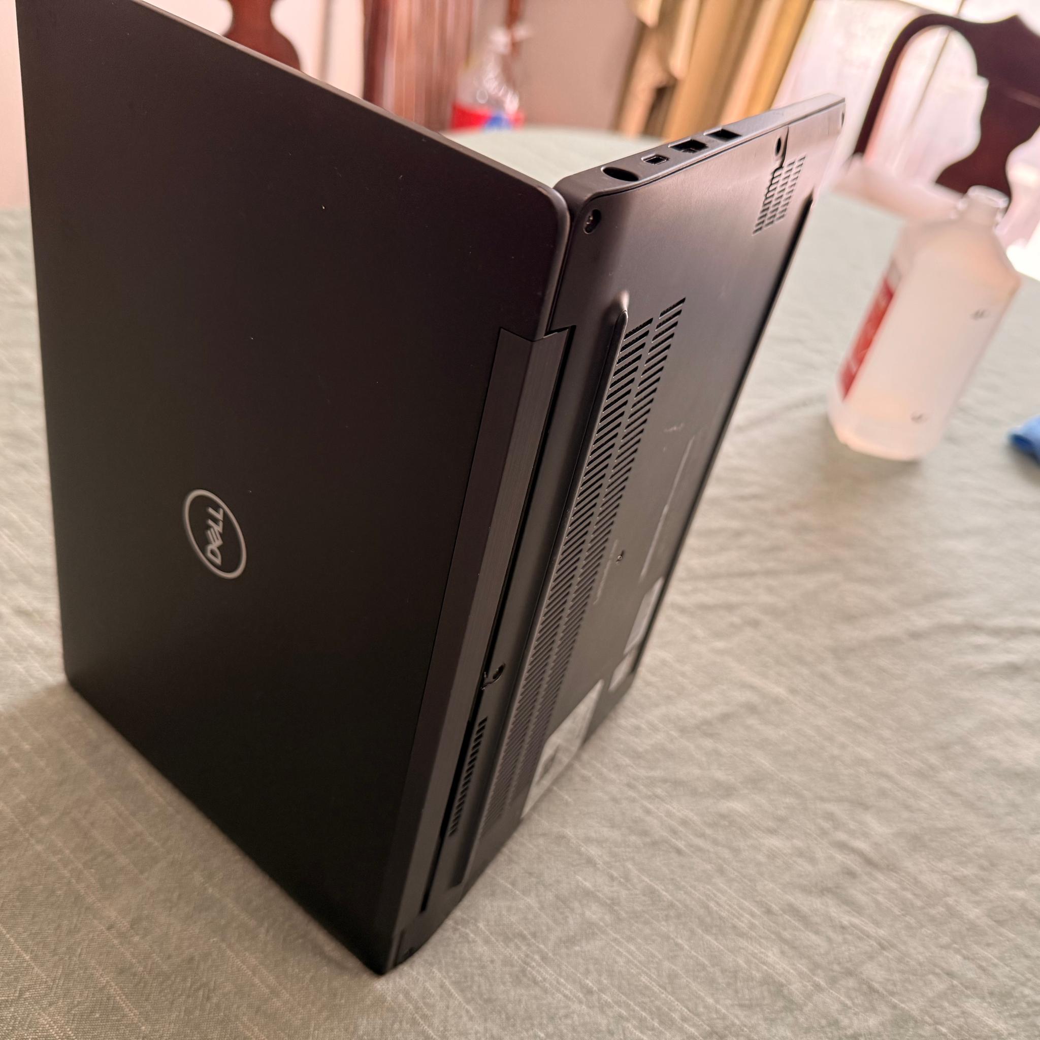 Like NEW Dell Latitude 7390 Notebook 8GB Ram Used, Like-New Dell Business Laptop