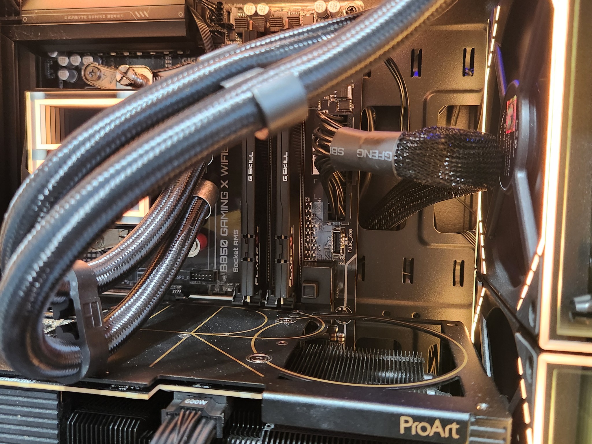 ✨AURUM✨ RTX 4070 TI SUPER 16GB | RYZEN 7 7800X3D | 32GB DDR5 6000MTs | 2 TB NVME | 750W | WIFI & BT