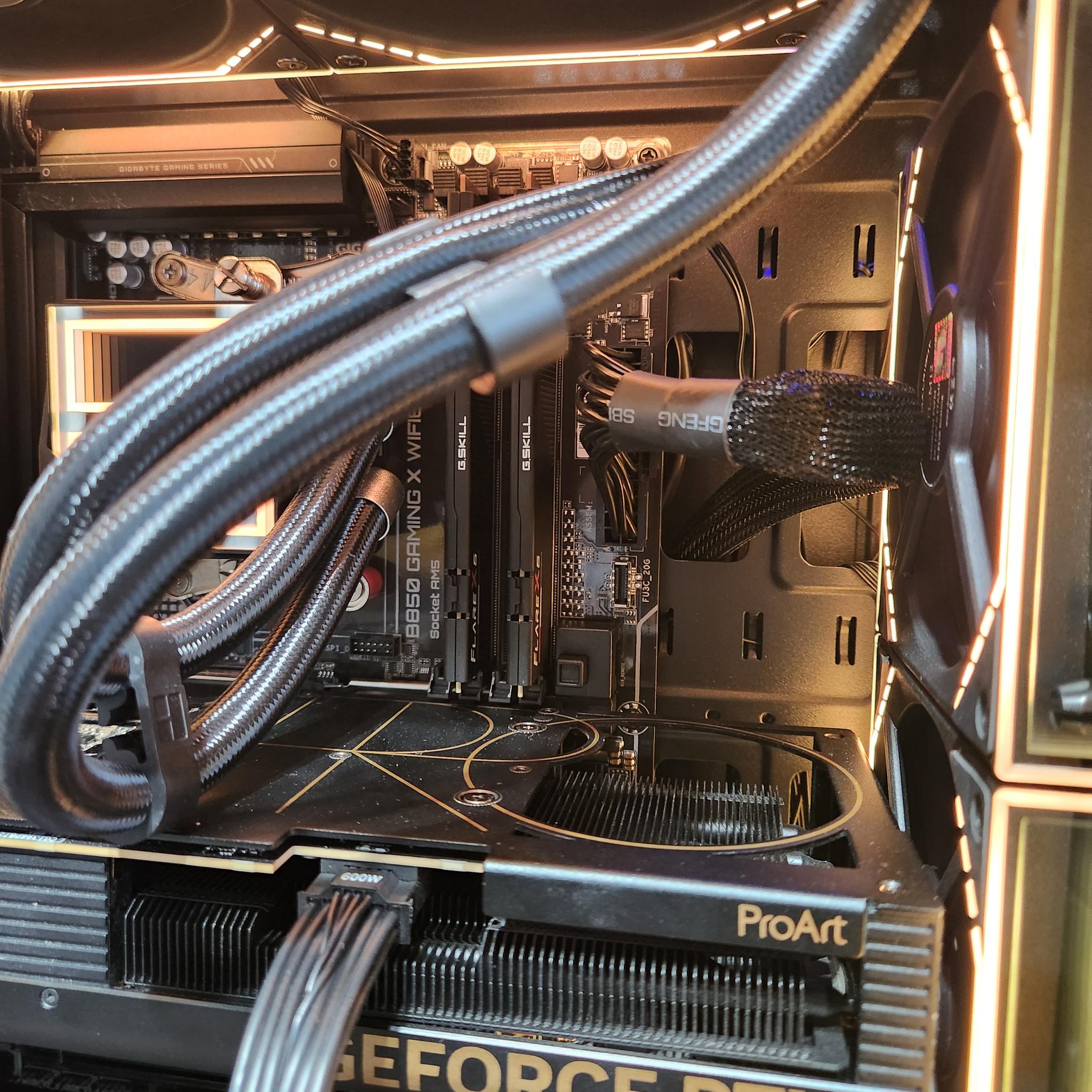 ✨AURUM✨ RTX 4070 TI SUPER 16GB | RYZEN 7 7800X3D | 32GB DDR5 6000MTs | 2 TB NVME | 750W | WIFI & BT