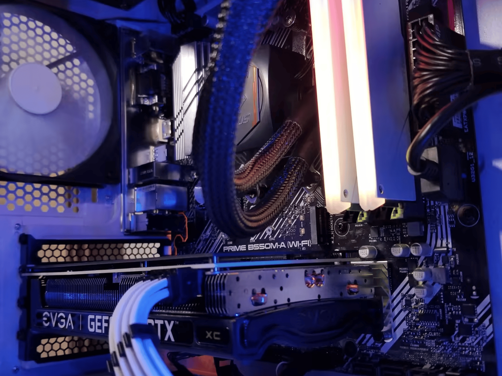 AMD Ryzen 7 3800X // EVGA GeForce RTX 3060 12GB // HP 2x8 16GB 3200MHz // TeamGroup AX2 512GB