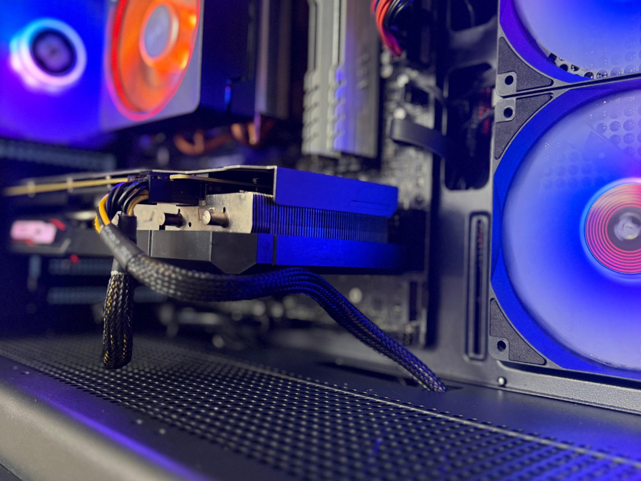 🎮 Premium 1080p Gaming PC | RX 5500 XT 8GB | Ryzen 5 2600 | 16GB RAM | WiFi 6E | Windows 11 Pro
