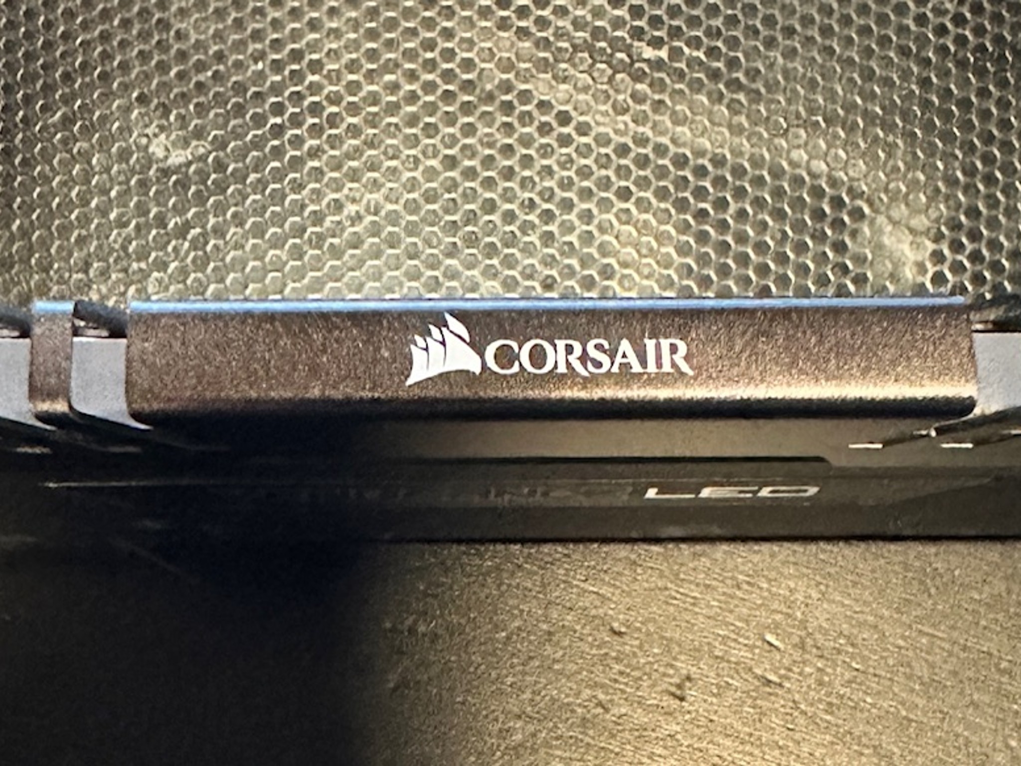 CORSAIR VENGEANCE® LED (WHITE) 16GB (2 x 8GB) DDR4 DRAM 2666MHz C16 Memory Kit