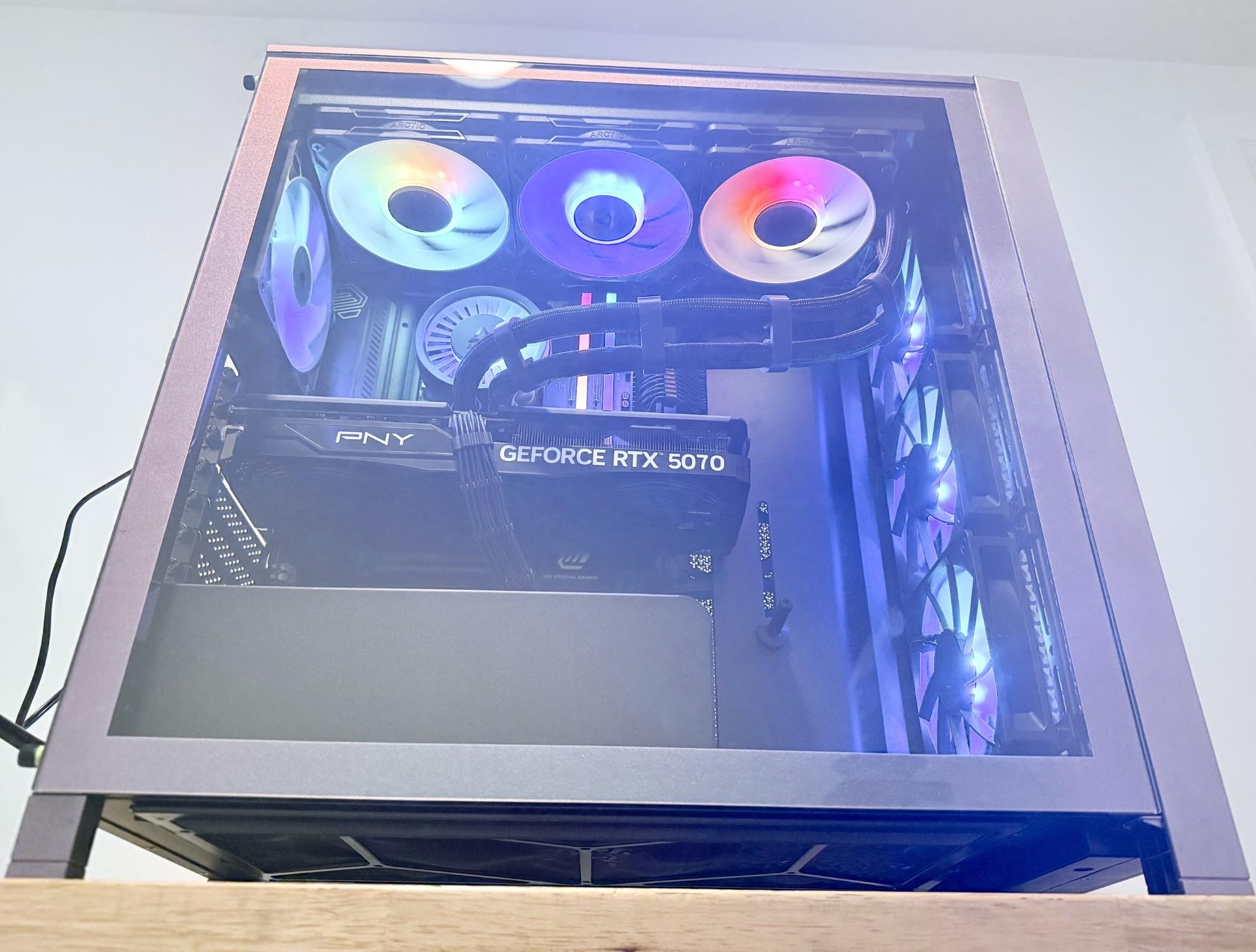 Corsair Galaxy Color Shift RTX 5070 12GB