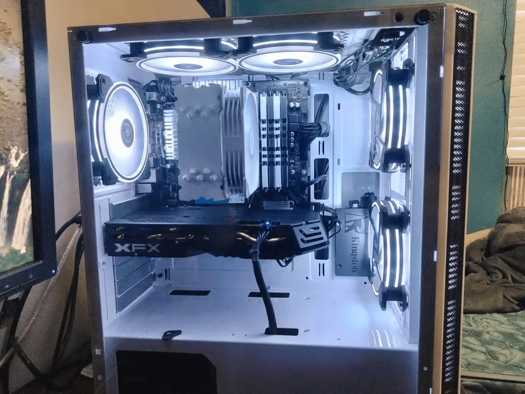 'White Fang' Mid-Range Gaming PC