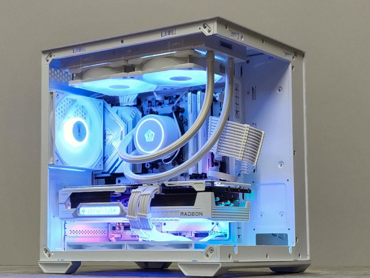 RX 9070 XT | Ryzen 7 7800X3D | 2TB SSD | 32GB DDR5 | Custom All White Gaming/Streaming PC