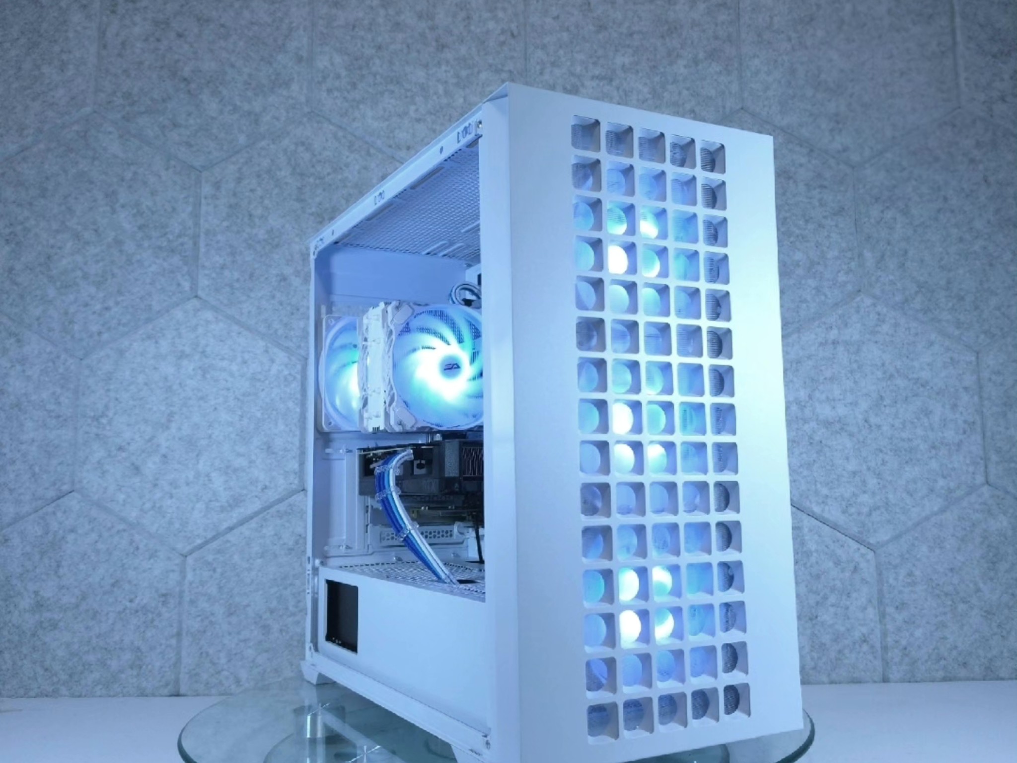 ASUS RTX 4070 💙 Core i7 14700F