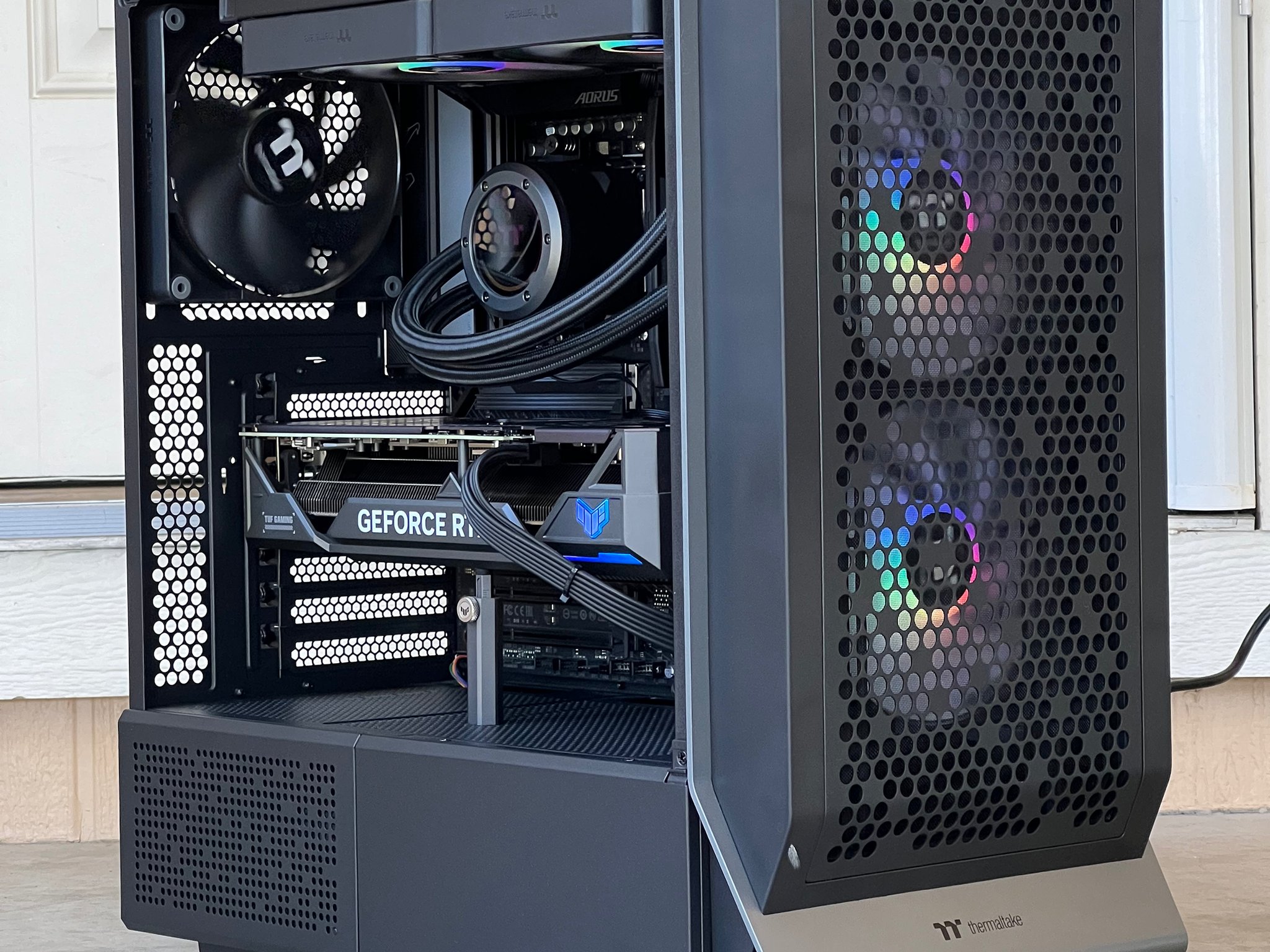 Gaming pc | Rtx 4070 Ti Super | Ryzen 7 9700x | 32GB 6000Mhz Corsair ram | 2TB 990 Pro | RM850e