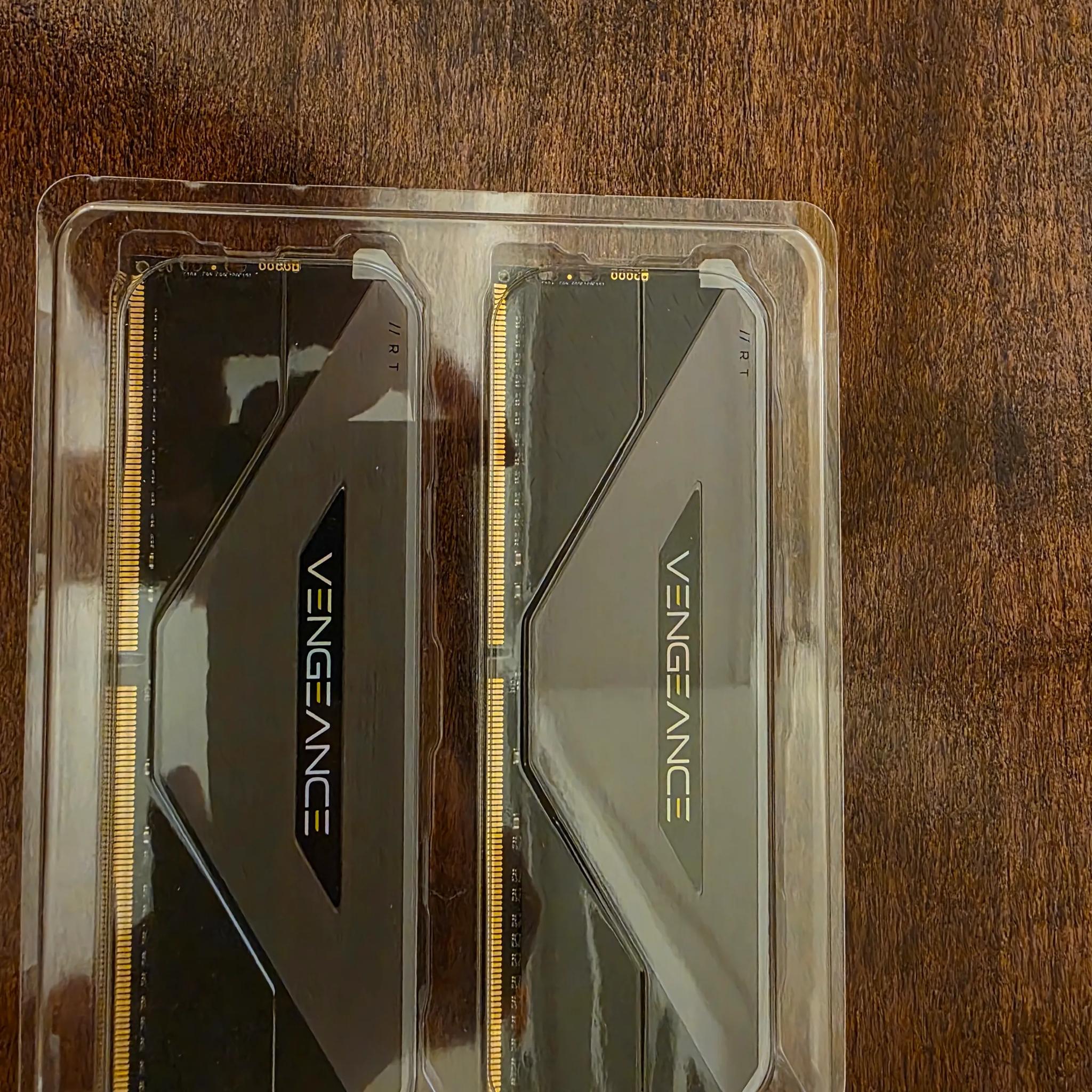 Corsair Vengeance RGB RT 32 GB (2x16) DDR4 3600MHz