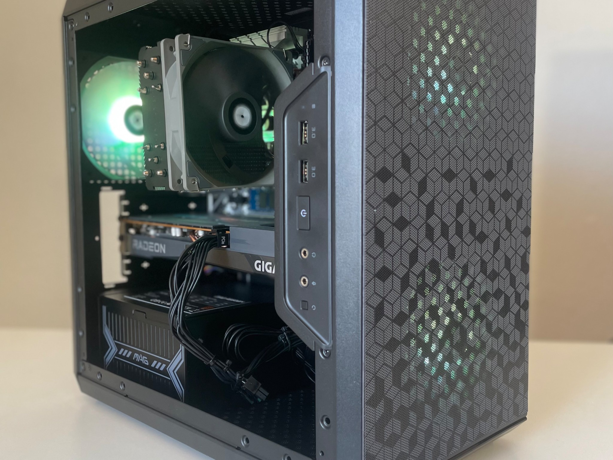 150+ FPS Budget Gaming PC : Ryzen 5 3600X, 6600 8GB, 1 TB NVMe, 16 GB RAM