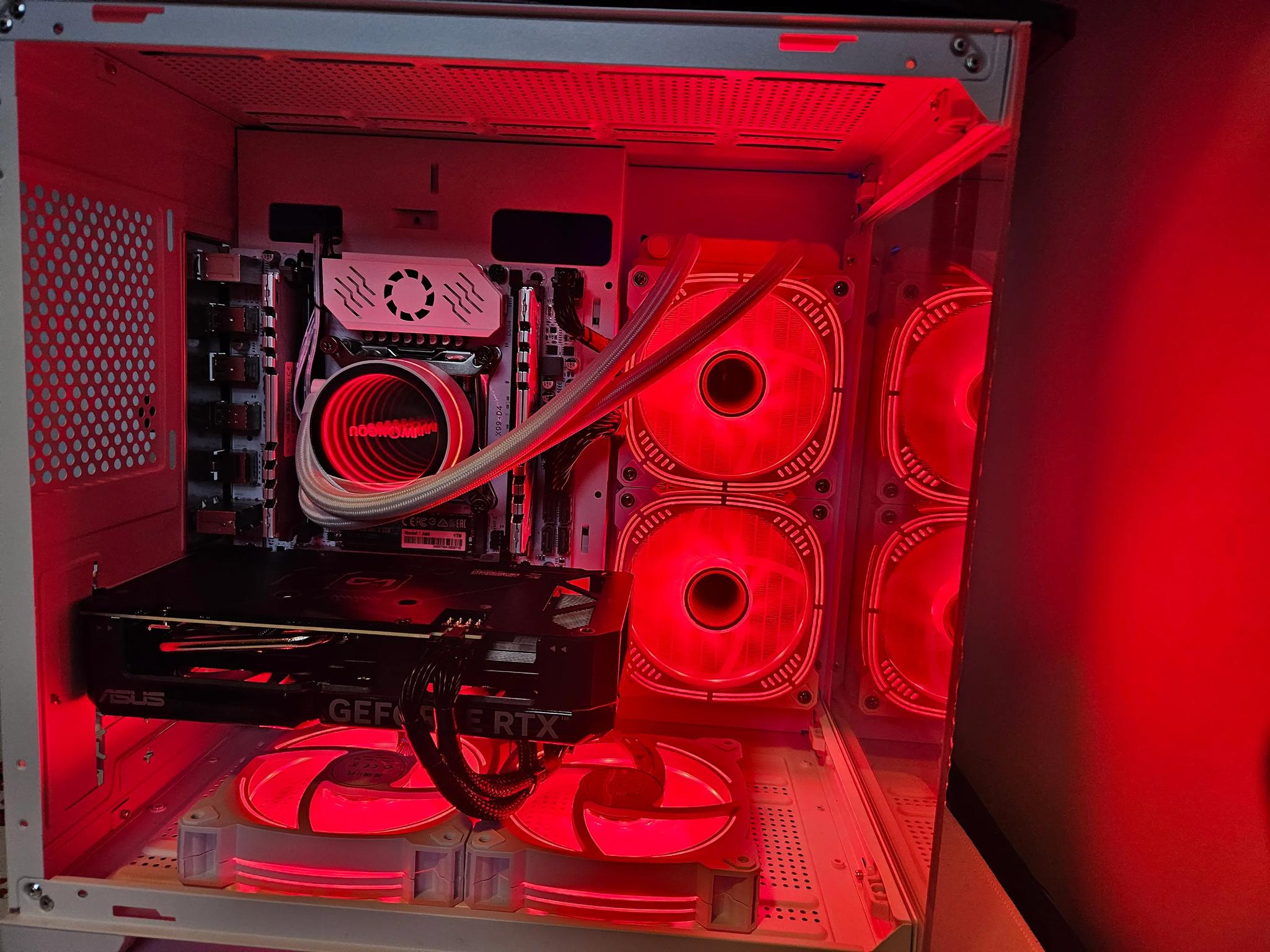 Arctic BEAST intel 14 core / 64GB RAM / 1TB SSD / RTX 4060TI