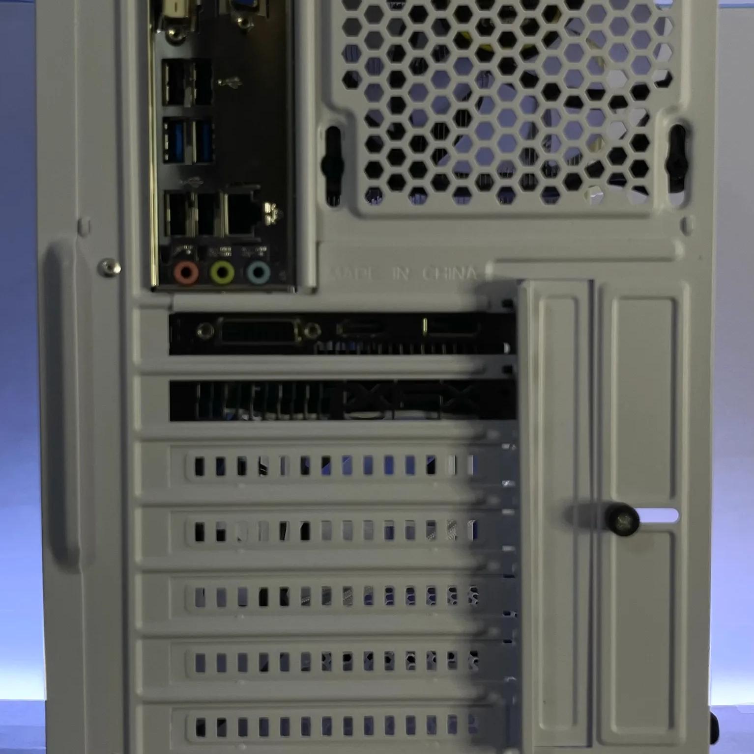 White RGB i7 Gaming PC (E3-1230 v2, 16GB RAM, RX 560, 256GB SSD/1TB HDD