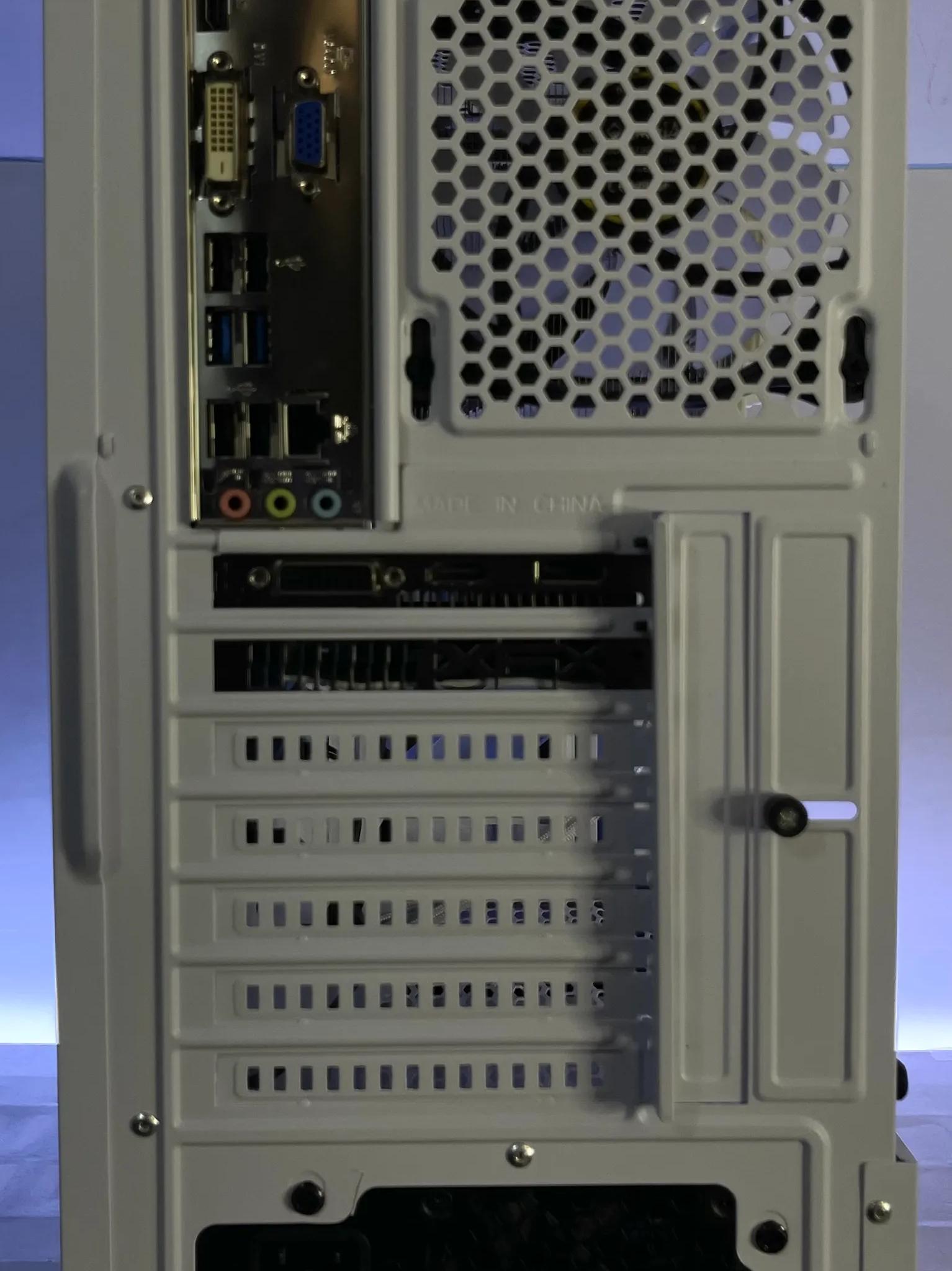 White RGB i7 Gaming PC (E3-1230 v2, 16GB RAM, RX 560, 256GB SSD/1TB HDD