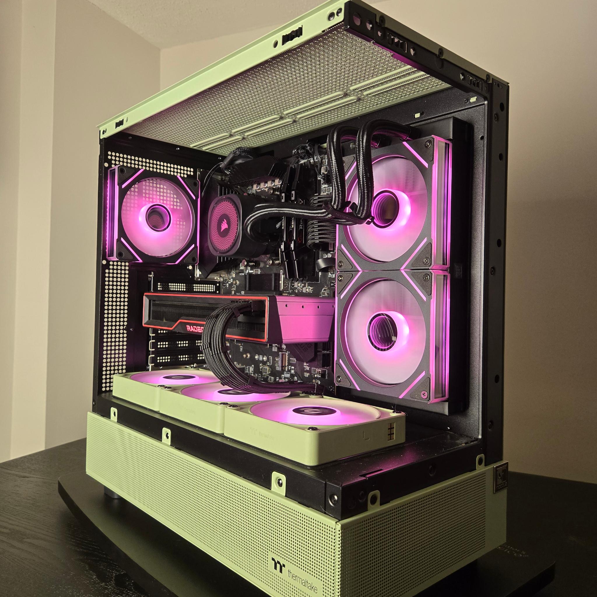 RX 6900 XT | Ryzen 7 5800XT | 32gb DDR4 |1tb Storage