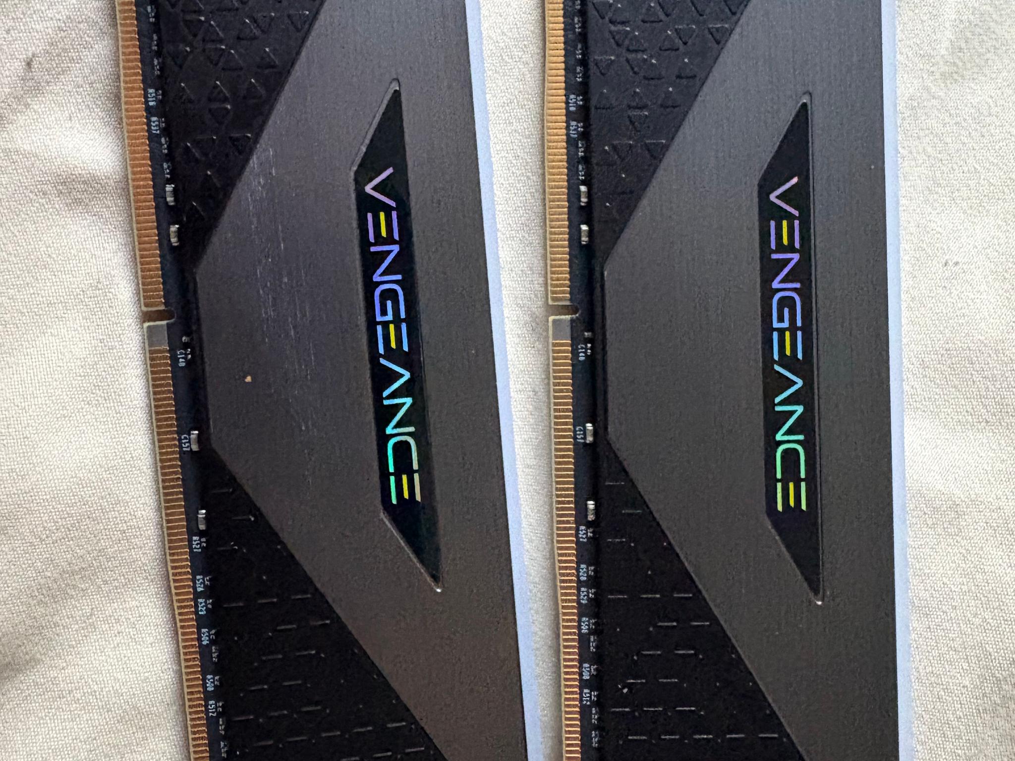 Corsair vengeance ddr4 16x2