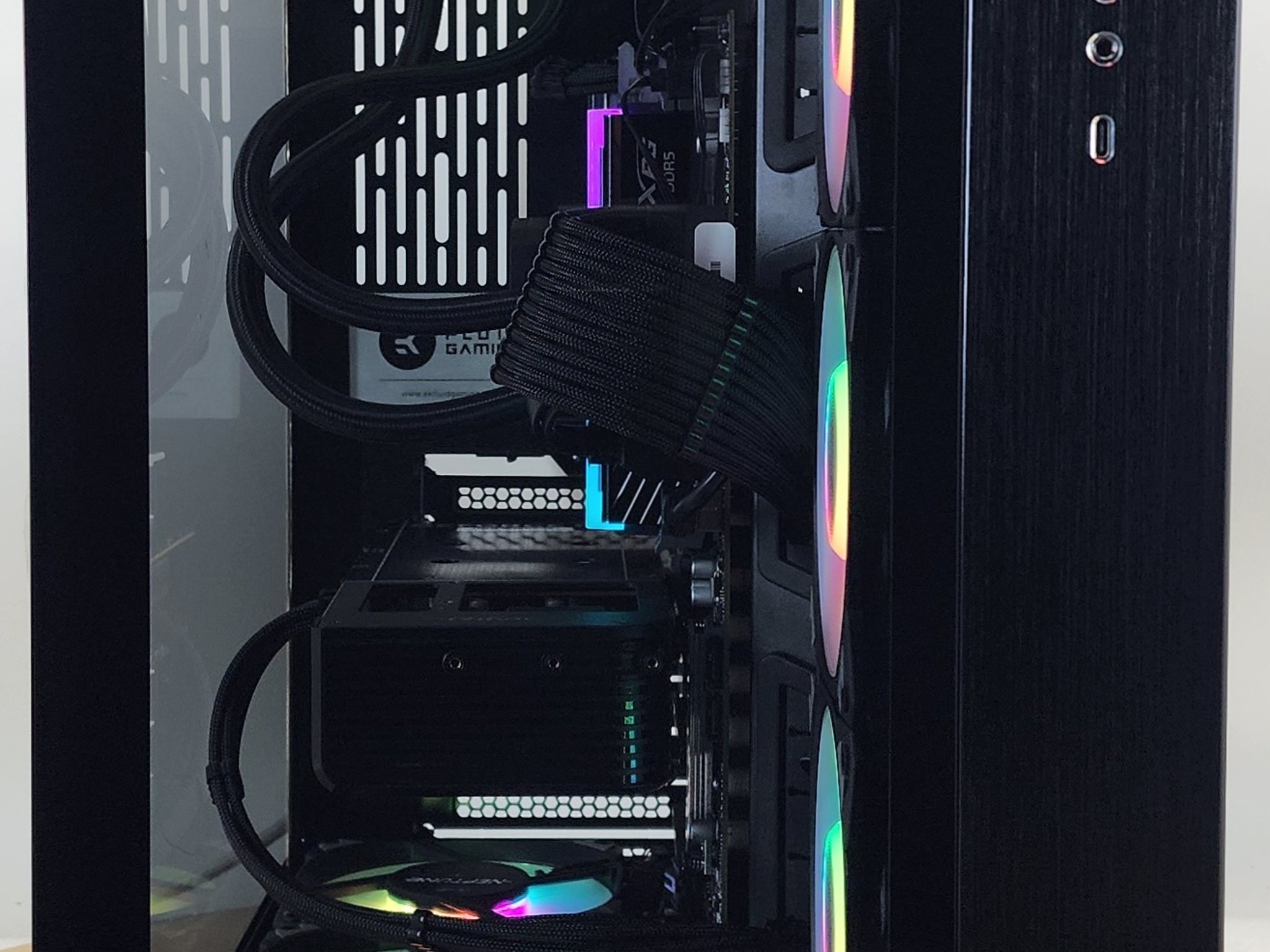 Gaming PC Ryzen 7 7800X3D 32GB RAM 1TB SSD RTX 5060  8GB Windows 11 Computer