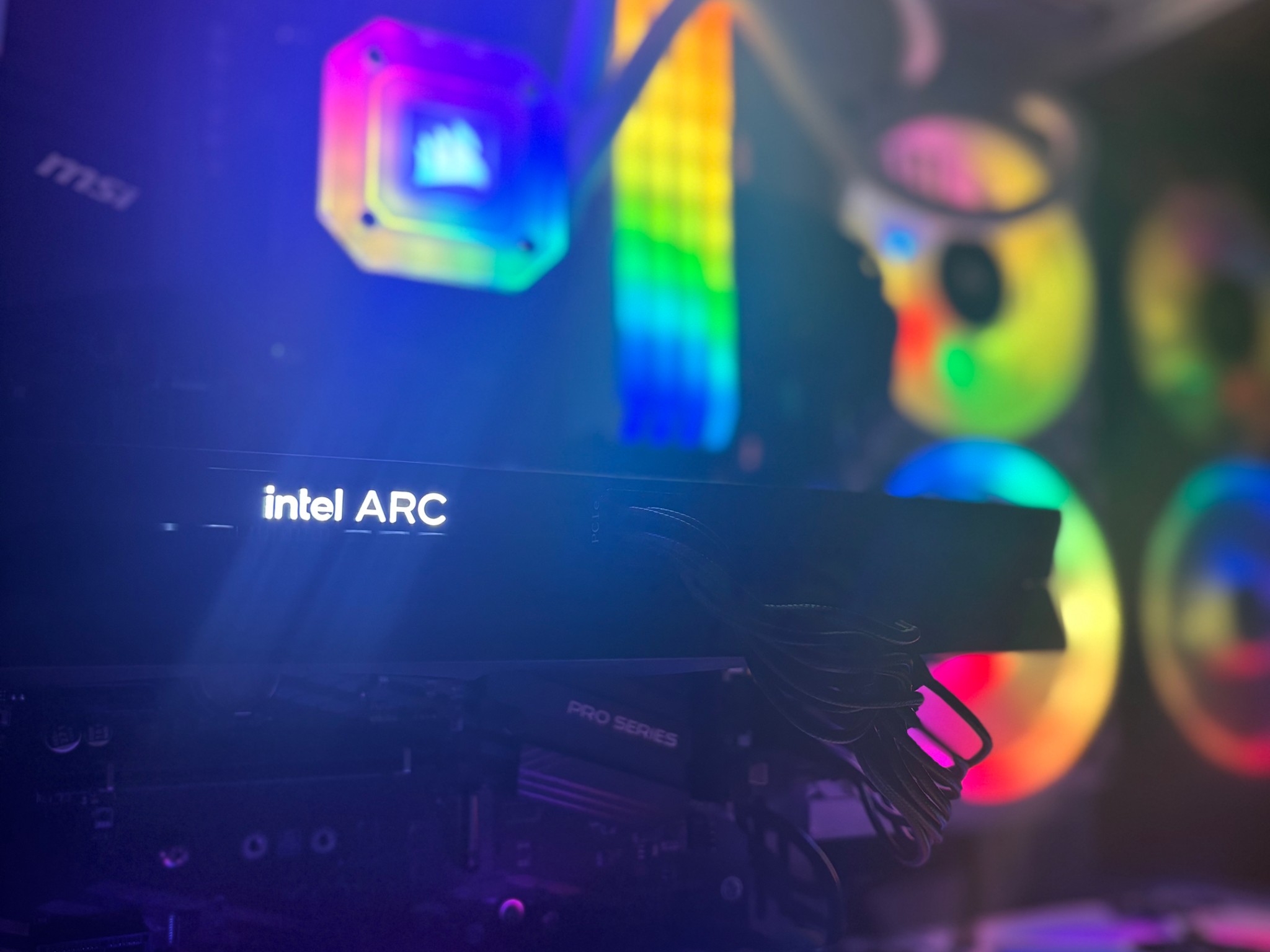 ALL WHITE | 1080p PC | B580 | R7 3700x | 32gb RAM | 2tb Storage