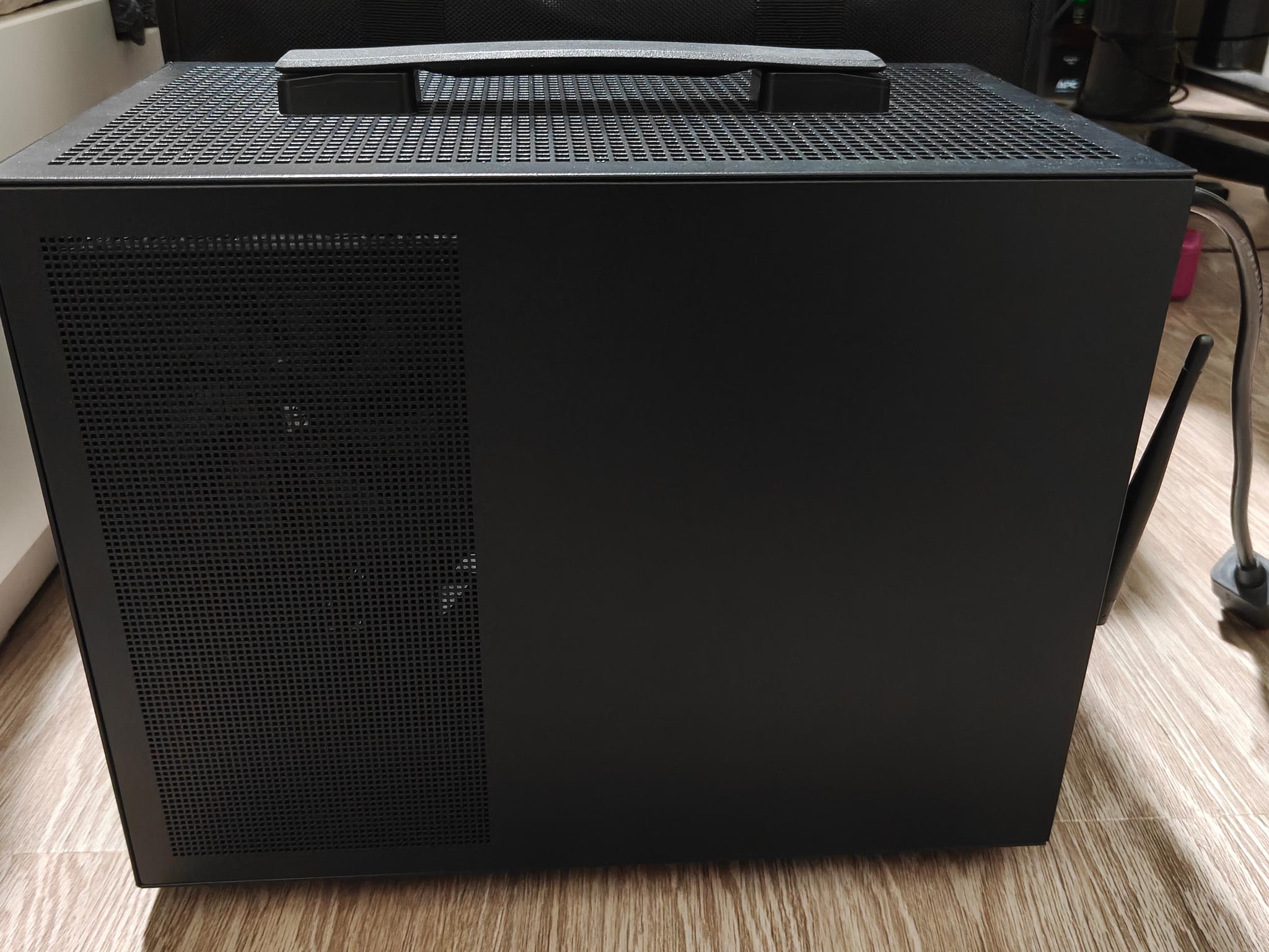RX 9070 XT Itx Gaming PC - Ryzen 7 7800X3D, 32GB RAM, two 2TB NVMe SSD