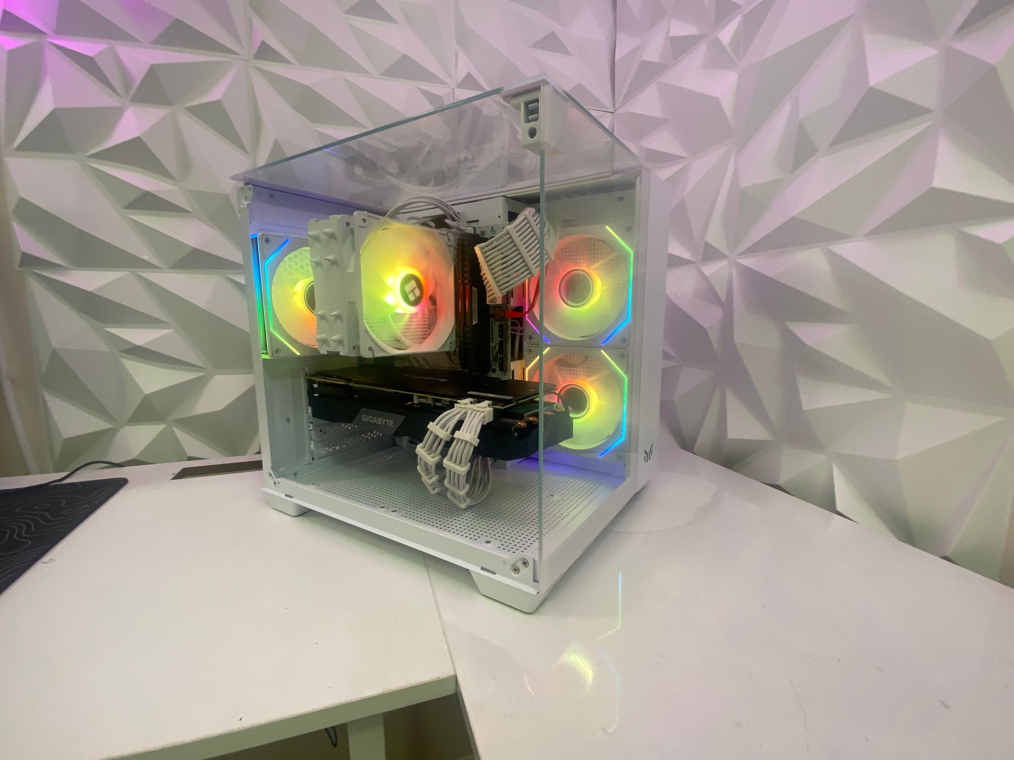 White Gaming Pc RTX 2070 Super + Ryzen 5 3600