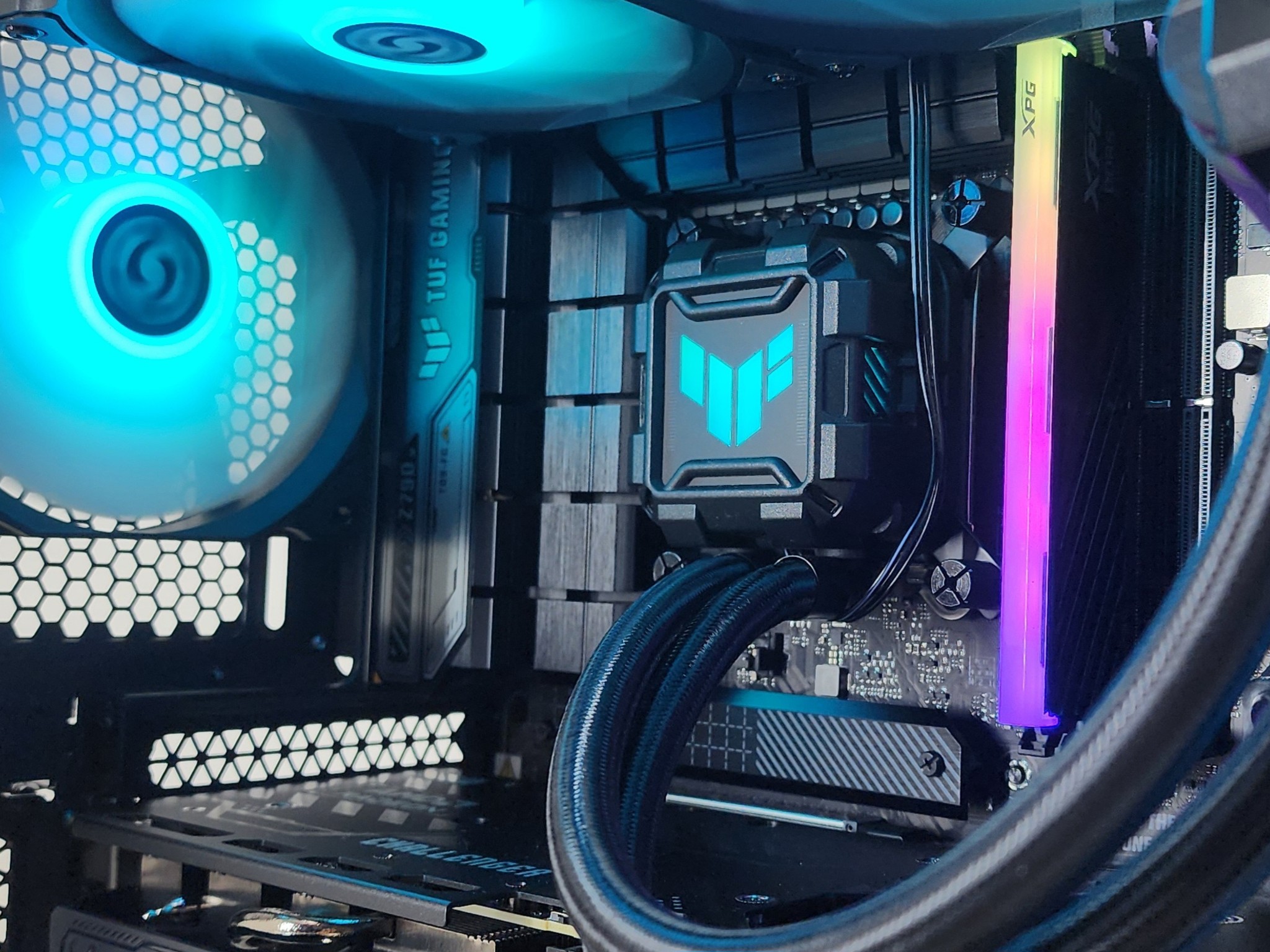 Gaming PC i5-14400F 16GB RAM 1TB SSD RX 9060 8GB Windows 11 Computer