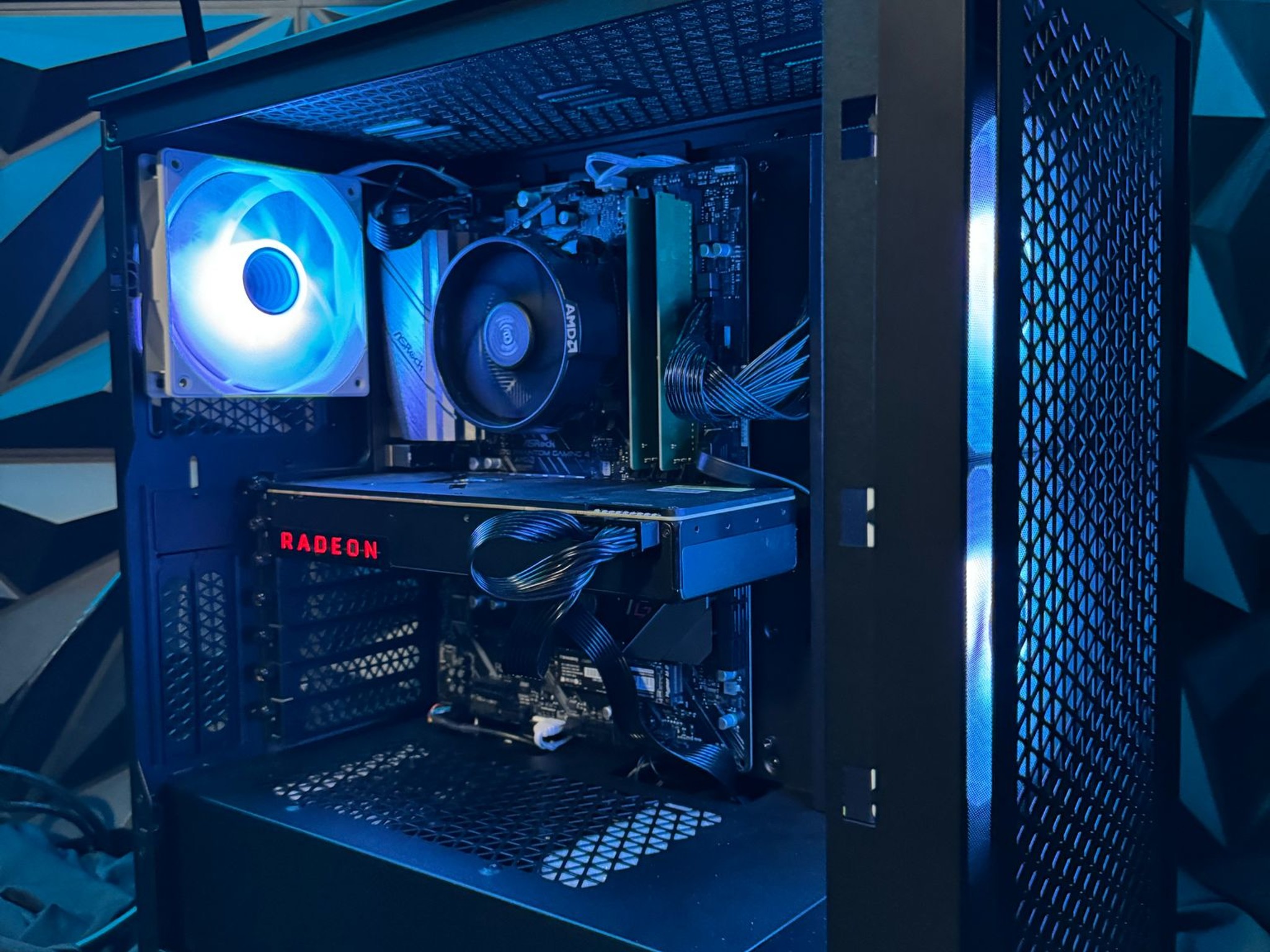 💻 Budget 64 🔥 Ryzen 5 3600| Vega 64 | 16 GB DDR4|2 TB SSD