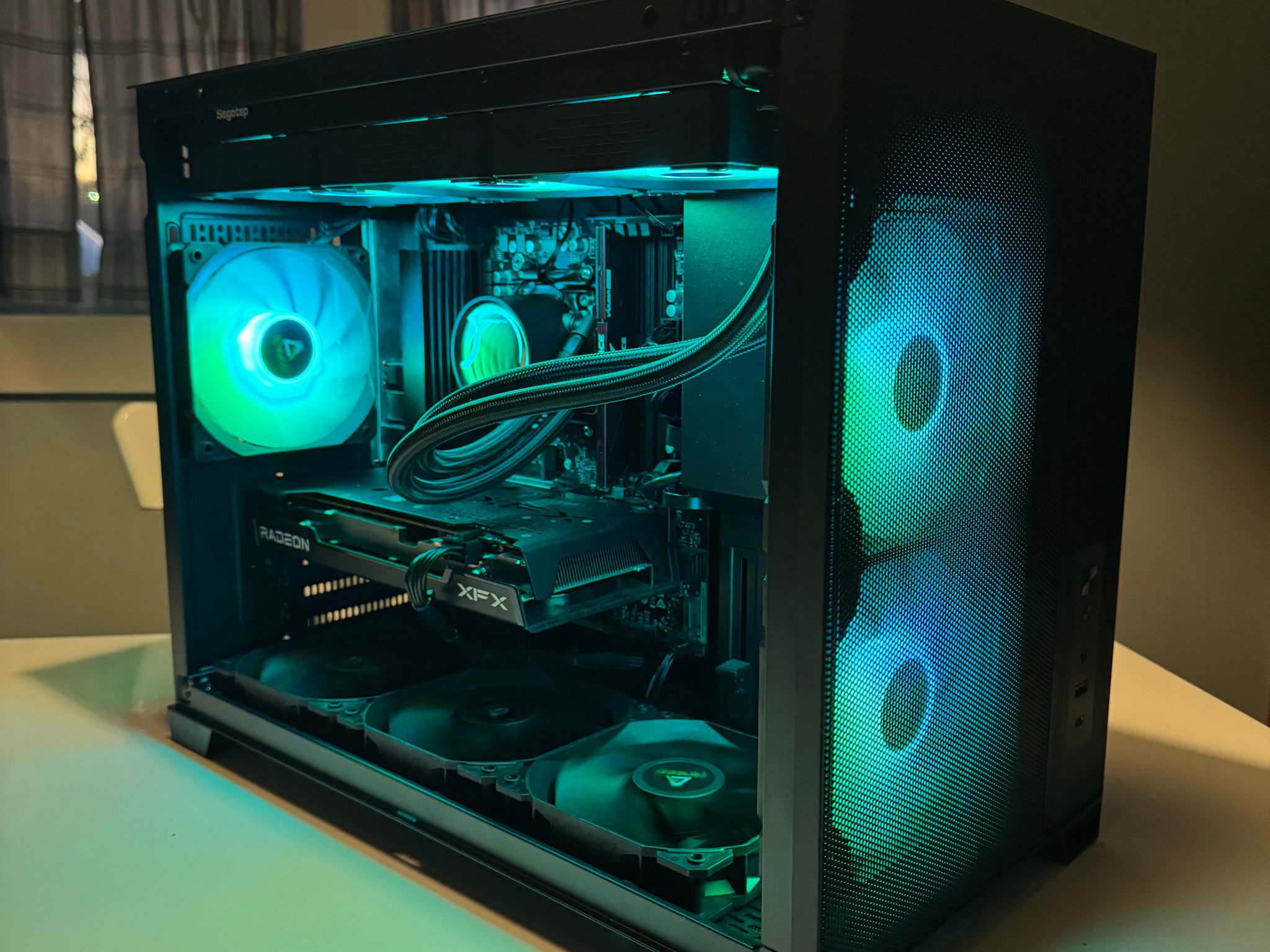EmberStrike | Custom Gaming PC | RX 7600 - R5 8700F- 16GB Ram - 1TB SSD