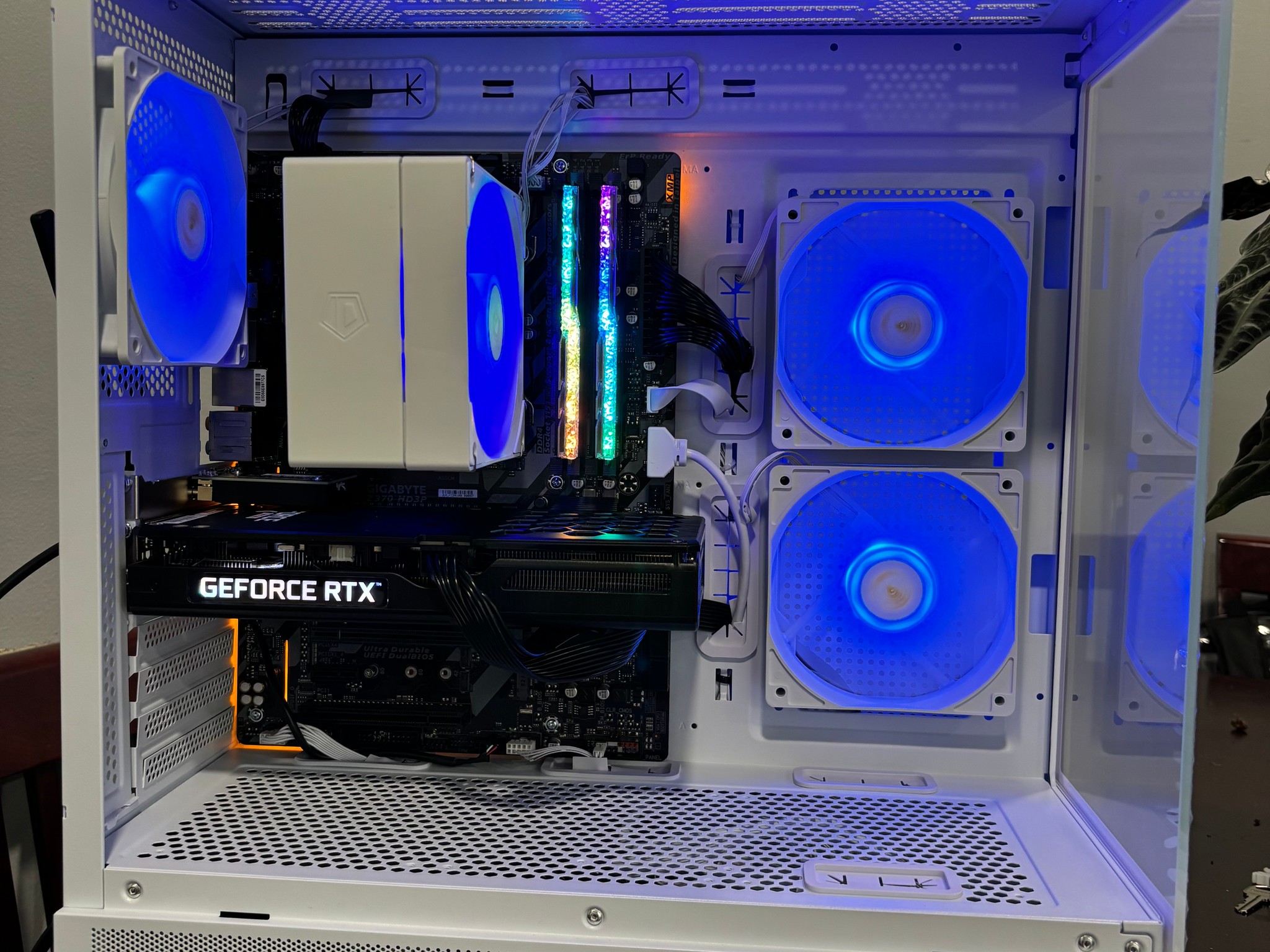 I7 8700 - RTX 3050 8gb - ddr4 16gb 3200mhz - 512gb ssd