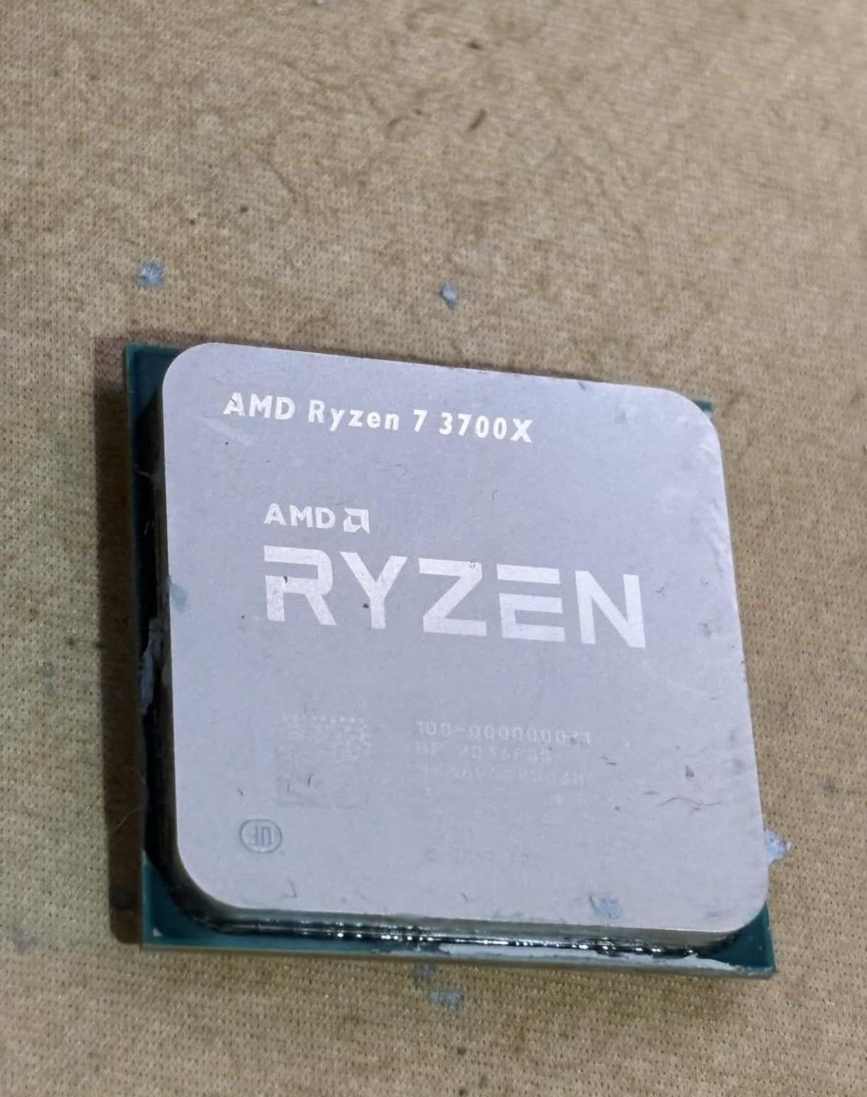 AMD Ryzen 7 3700X