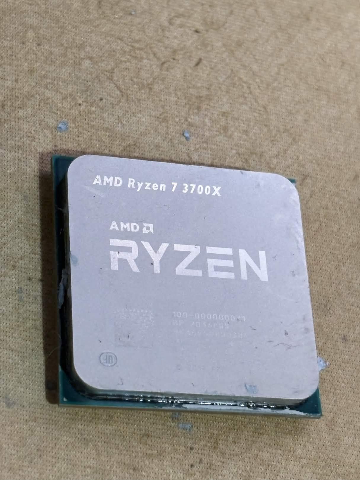 AMD Ryzen 7 3700X