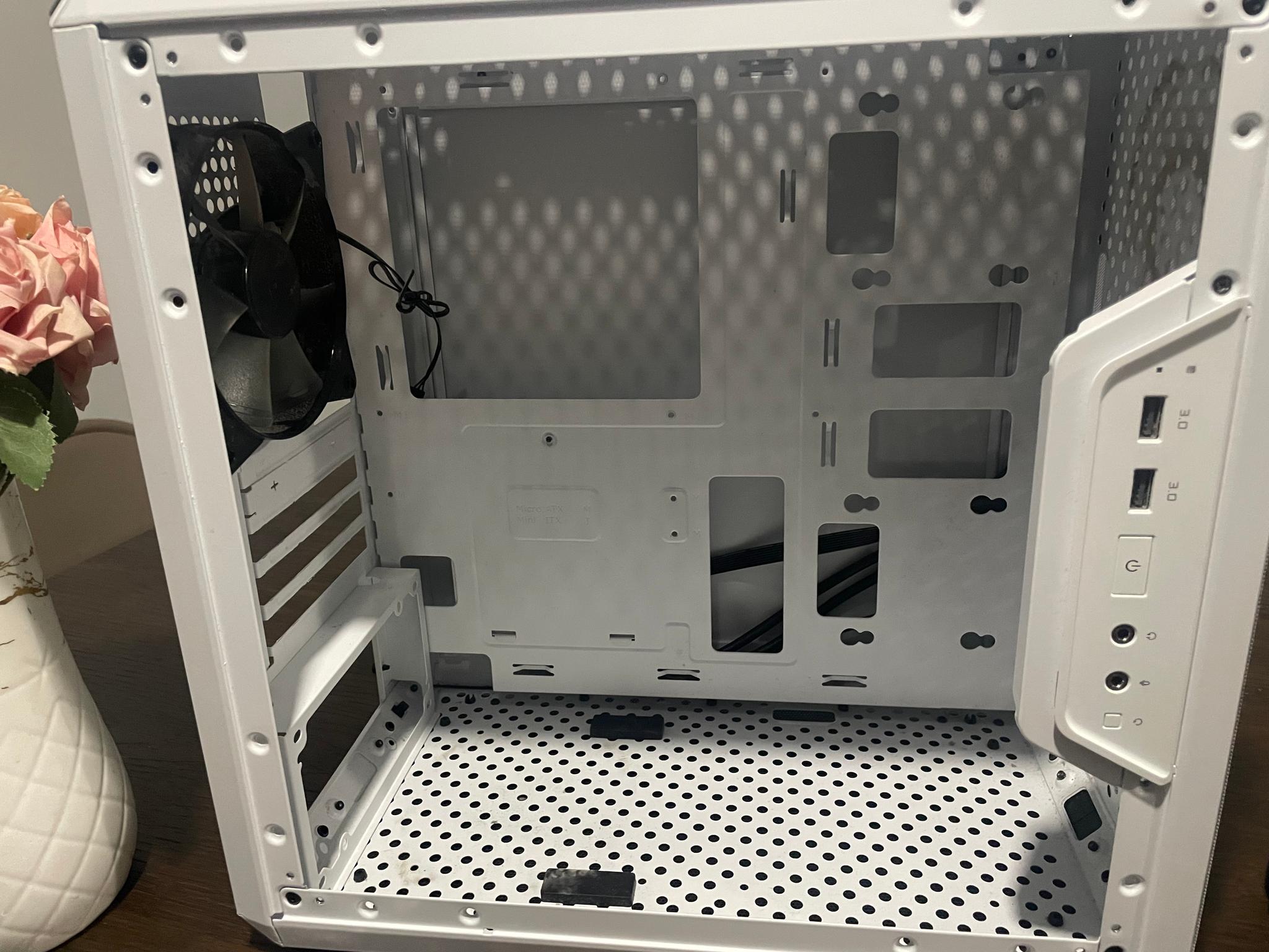 COOLERMASTER MASTER BOX Q300L “White”