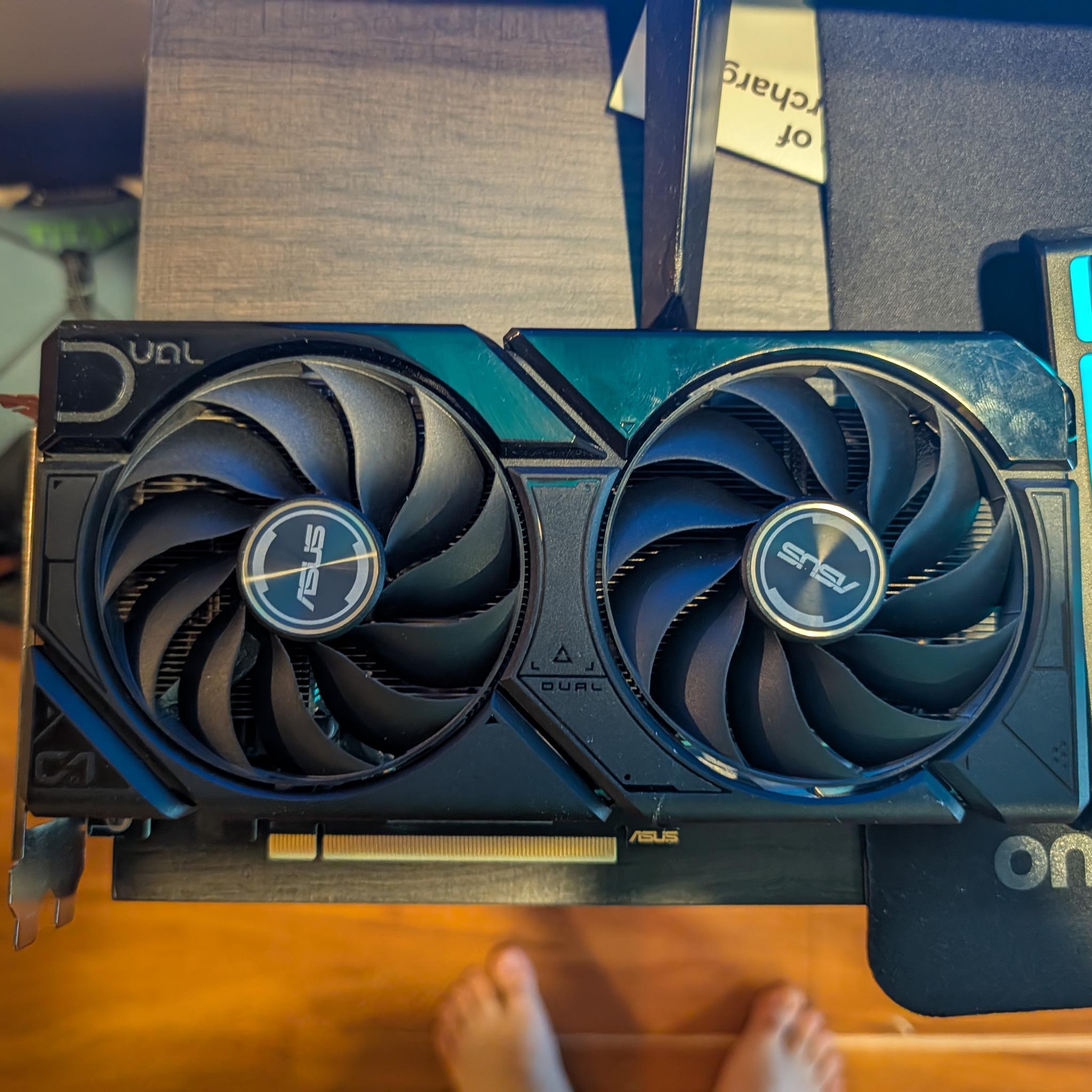 Asus DUAL GeForce RTX 4070 SUPER evo