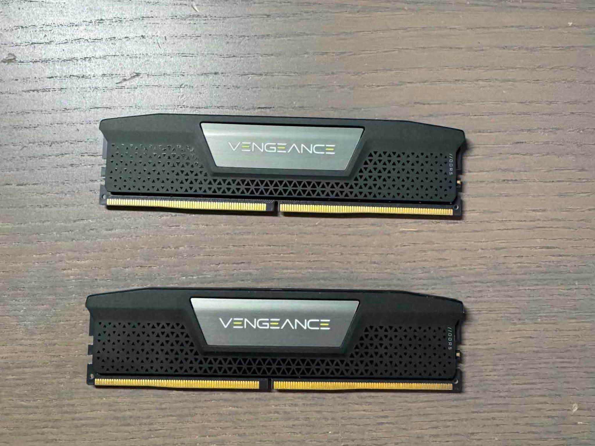 CORSAIR VENGEANCE DDR5 RAM 64GB (2x32GB) 6400 MHZ CL32