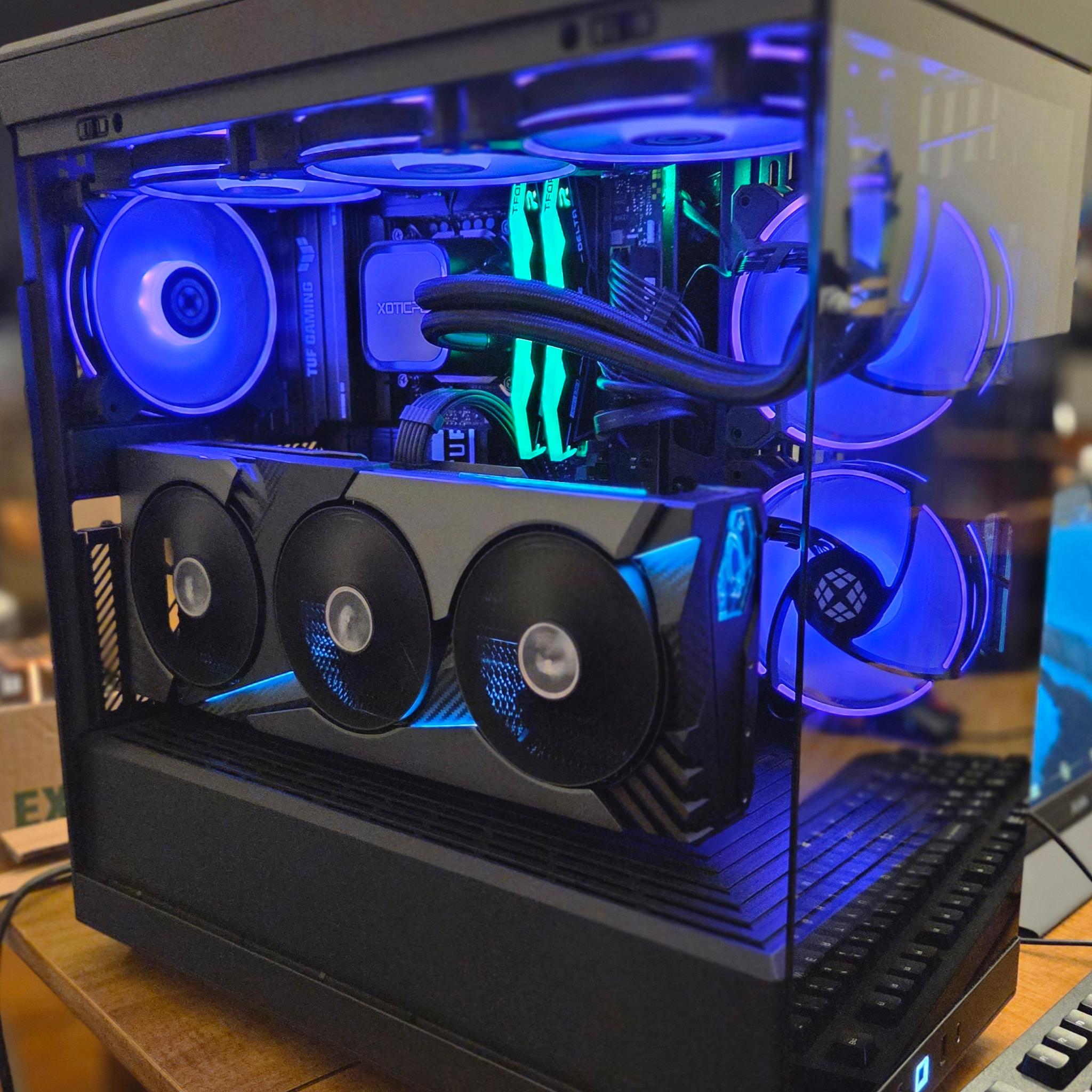 Y40 Ultimate — RTX 5070 Ti, Core Ultra 7 265K, 32GB DDR5, 2TB SSD