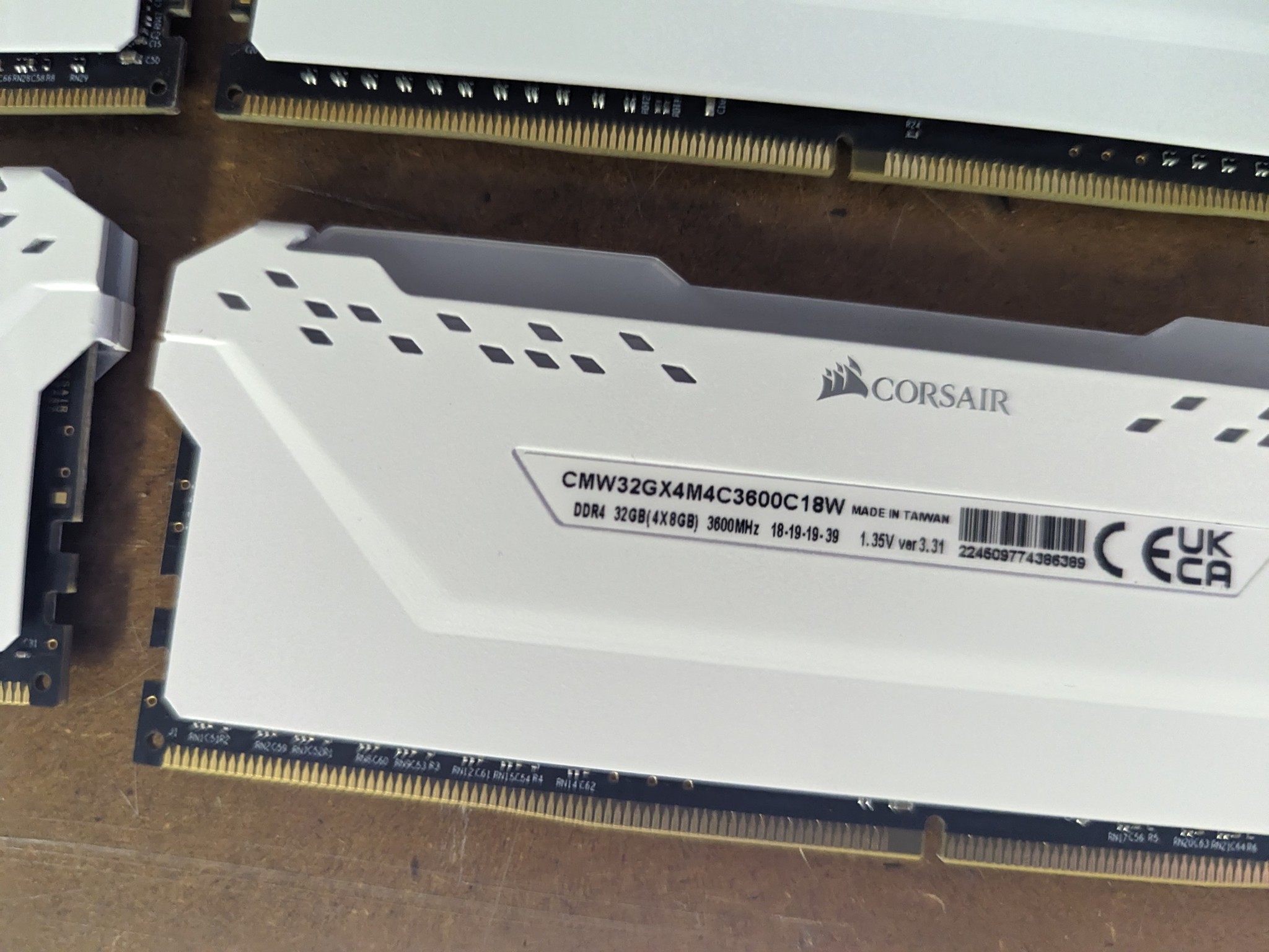 Vengeance Pro White 32gig @3600mhz