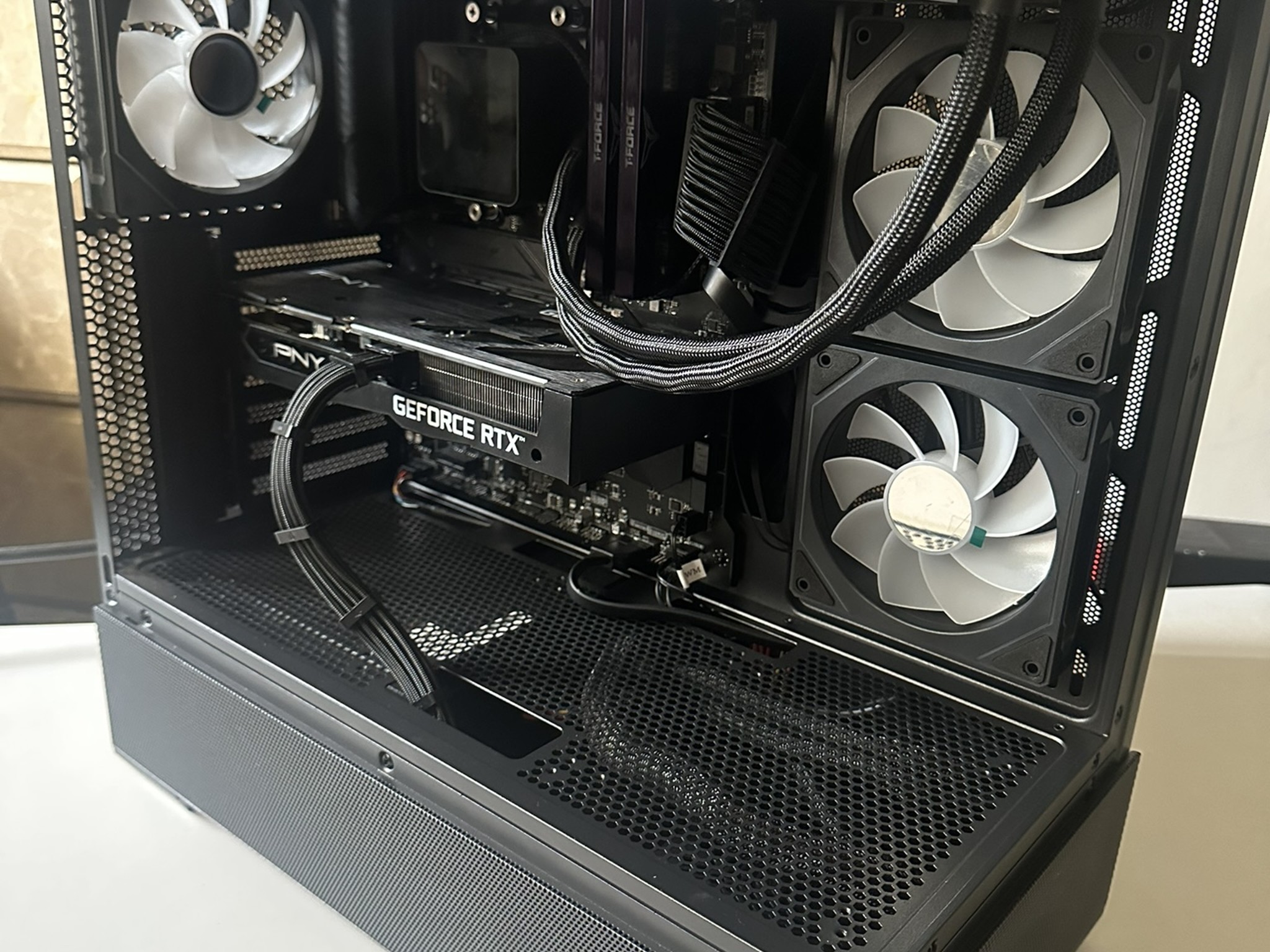 Gaming PC (Ryzen 5 5600X / RTX 3060 Ti / 1TB NVME / 32GB RAM)