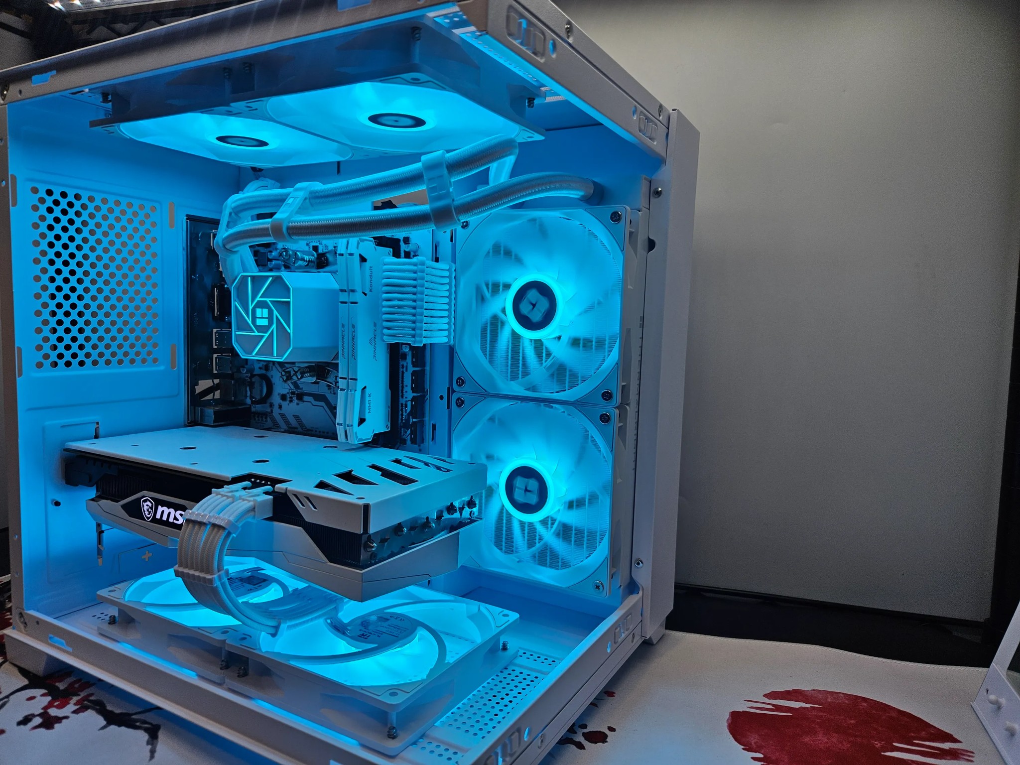 Liquid cooled Arctic Rig Ryzen 5 / 32GB DDR4/  2TB SSD / RTX 3060 12GB