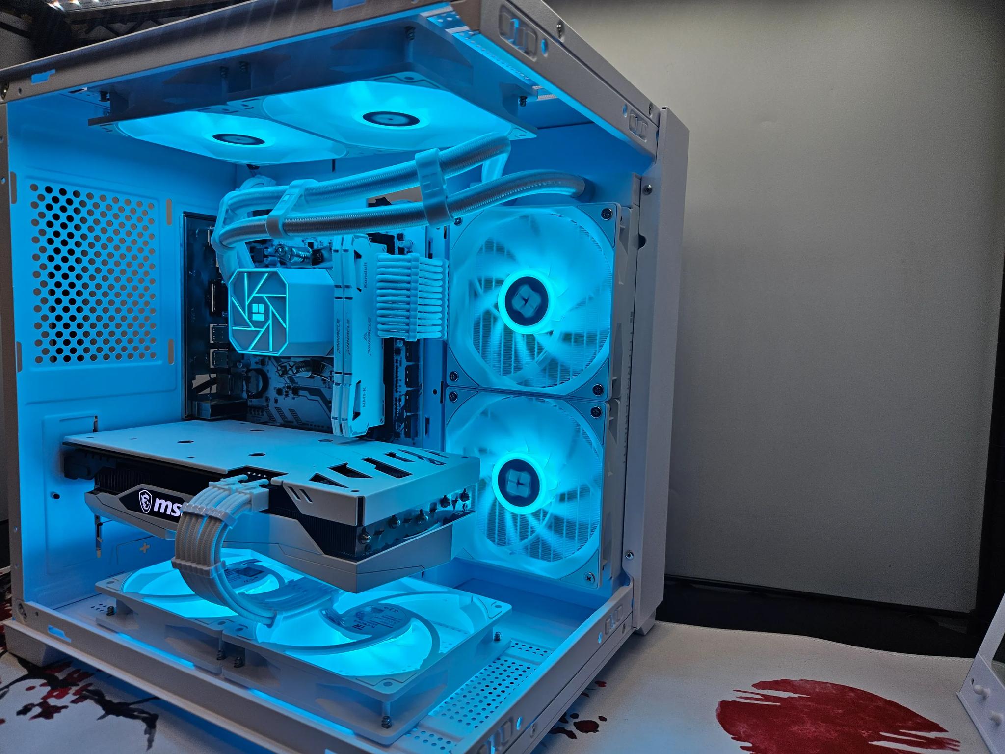 Liquid cooled Arctic Rig Ryzen 5 / 32GB DDR4/  2TB SSD / RTX 3060 12GB