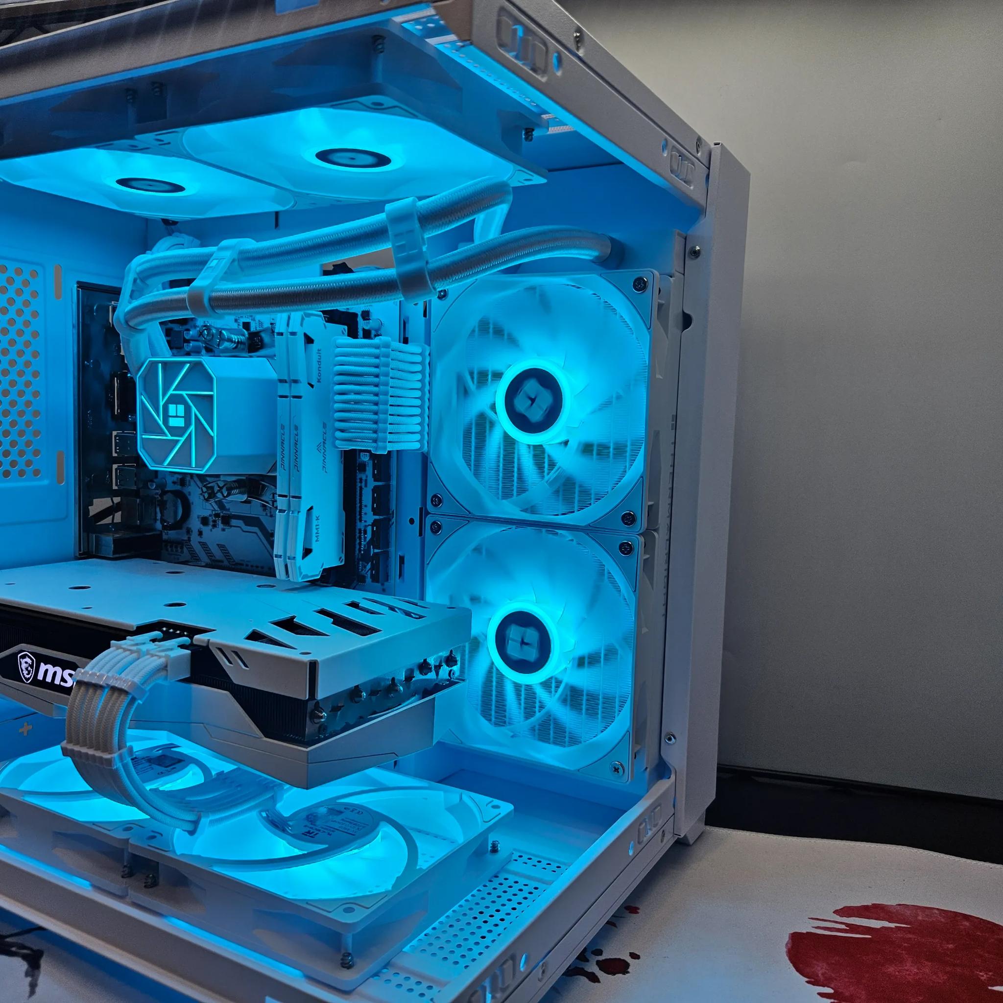 Liquid cooled Arctic Rig Ryzen 5 / 32GB DDR4/  2TB SSD / RTX 3060 12GB