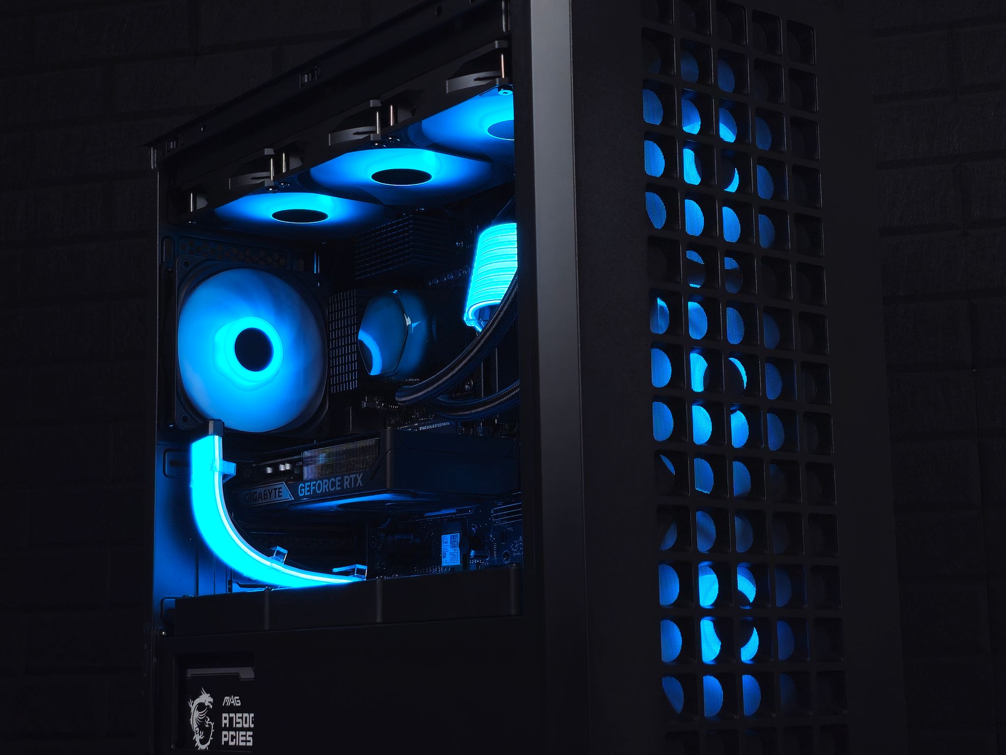 🌃 Nvidia 5060 Ti 16GB • Intel 245KF • 32GB DDR5 RAM • 1TB SSD • Wi-Fi • Plug n' Play Gaming PC