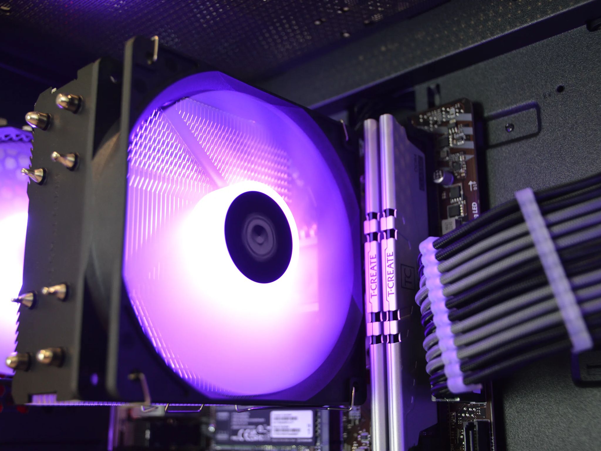 🟣⚫️| RX 580 8GB | Ryzen 5 2600 | 16GB DDR4 RAM | 1TB NVME SSD | Violet Night |