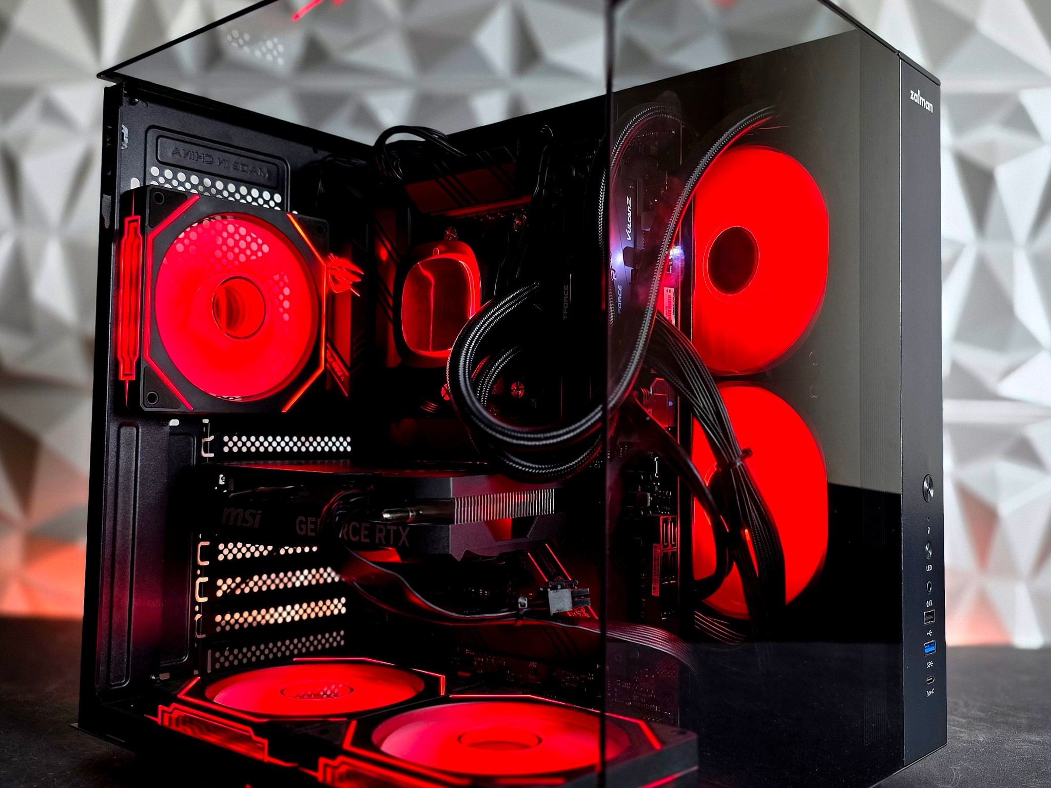Nvidia RTX 4060 8 GB | Ryzen 5 5600X 6-Core CPU | 16 GB Ram | 1 TB SSD