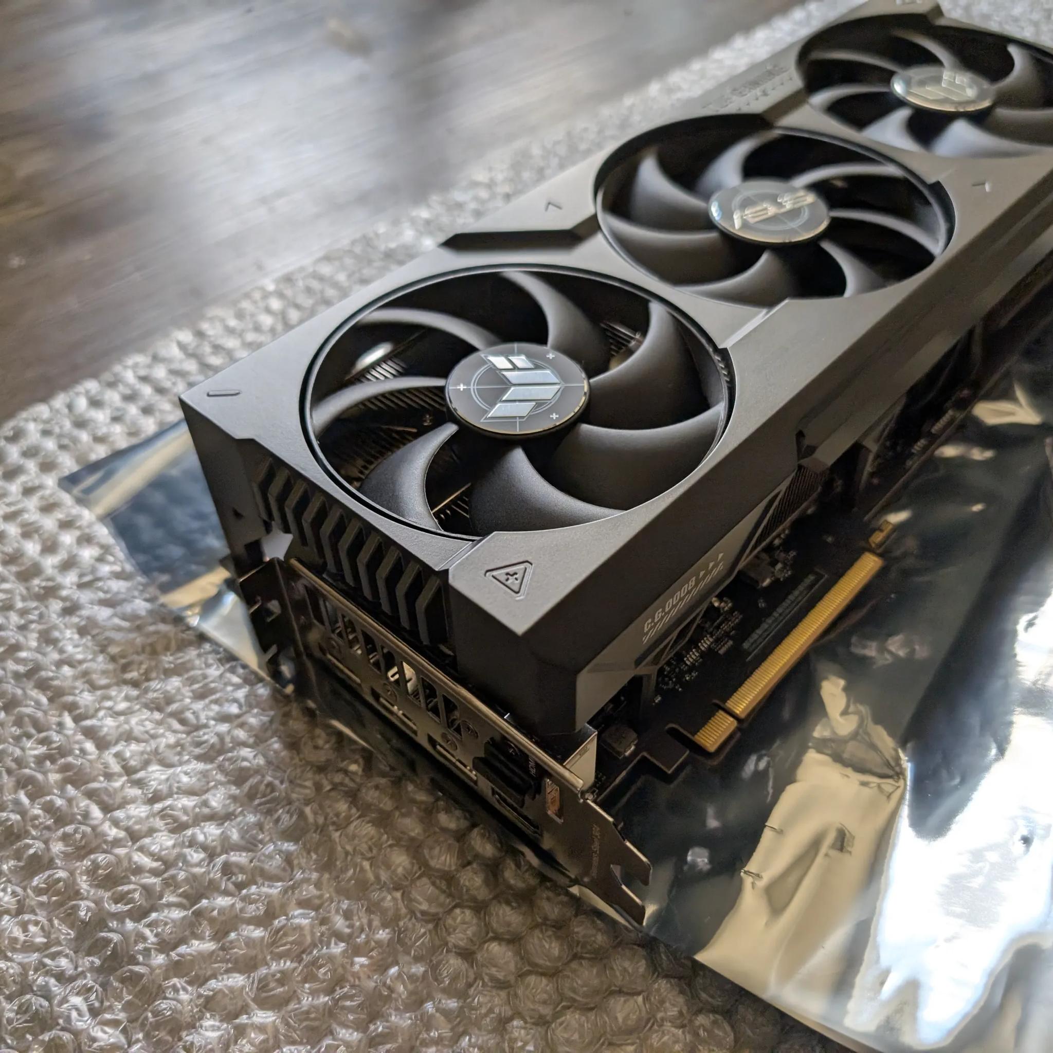 ASUS GeForce RTX 4090 TUF Gaming Overclocked Triple-Fan 24GB GDDR6X PCle 4.0 Graphics Card