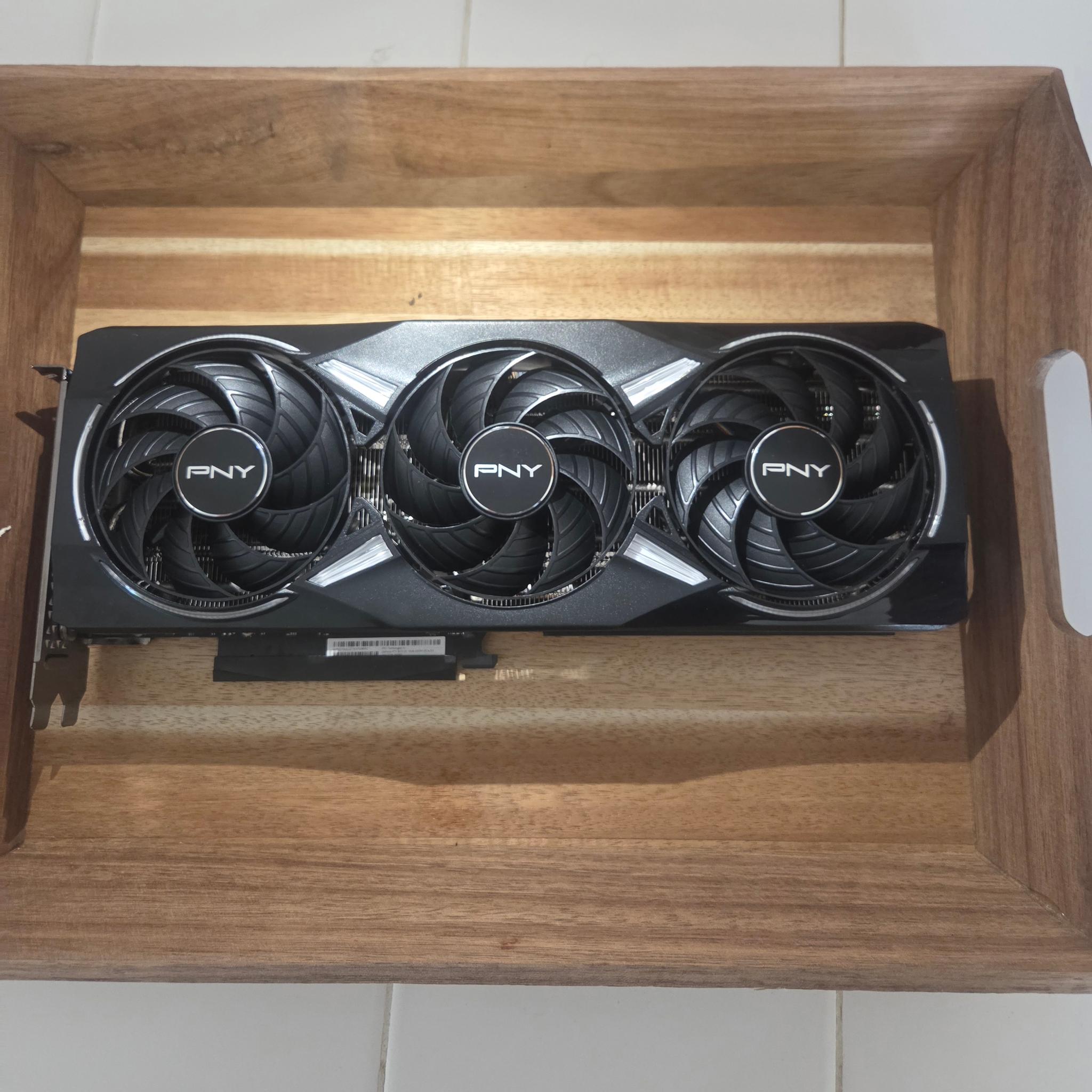 PNY GeForce RTX 5070 ARGB EPIC-X RGB OC Triple Fan