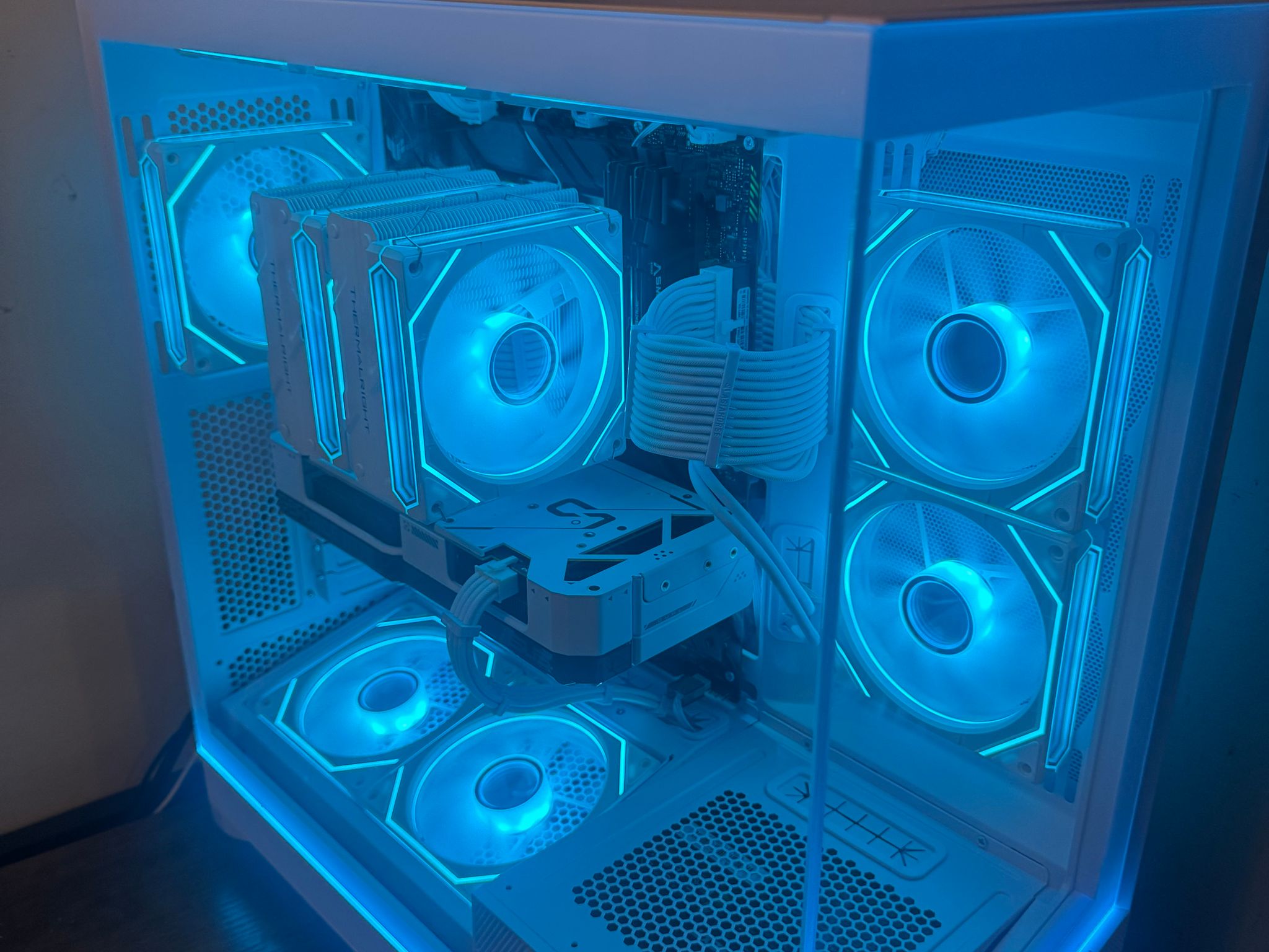 🤍 Whiteout 1440p Gaming PC 🤍 - i5 12600KF | RTX 4070 12GB | 32GB DDR4 3200 | 1TB Gen4 SSD